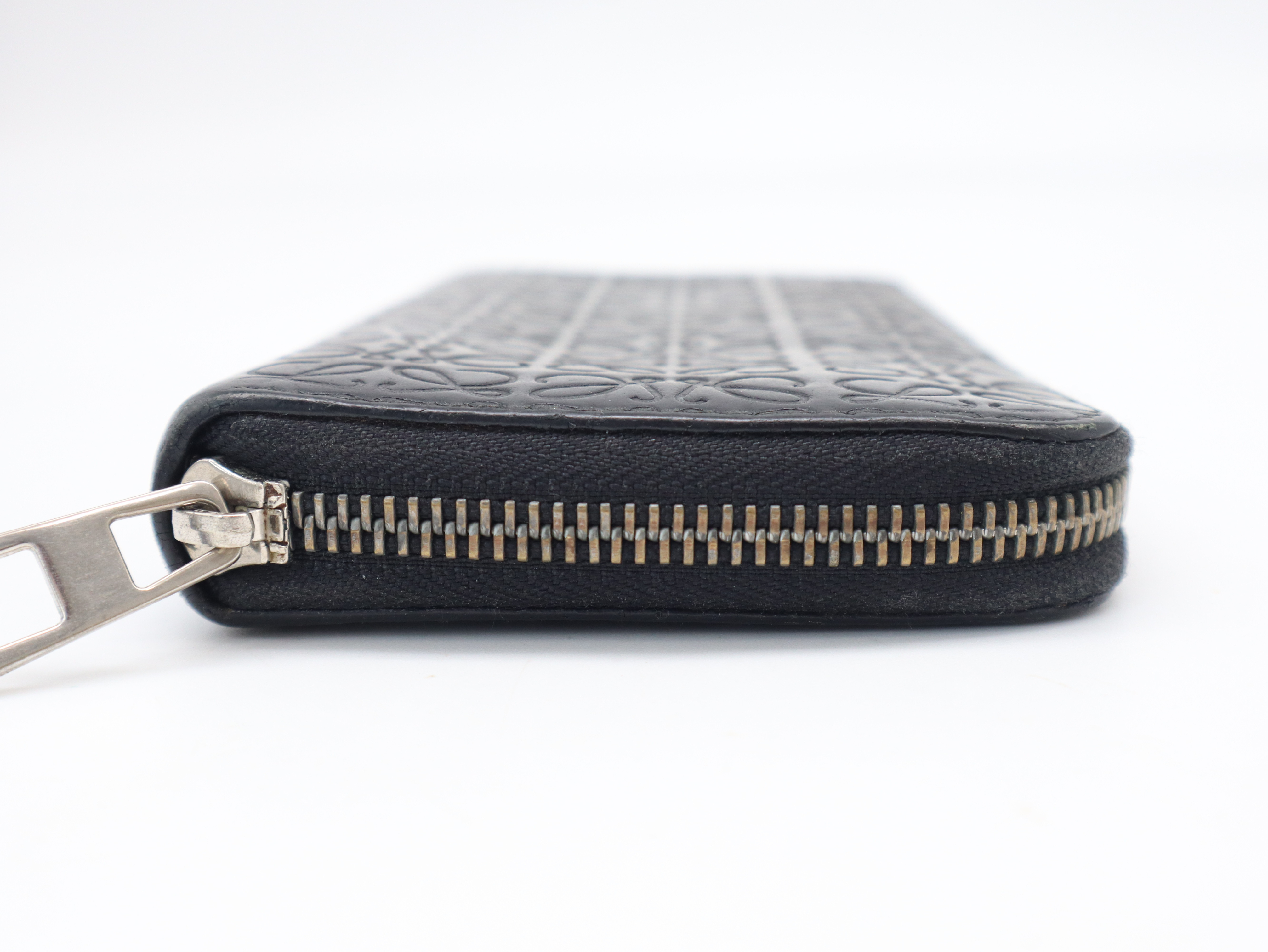 Repeat Anagram Round Zipper Leather Black Wallet — view 6