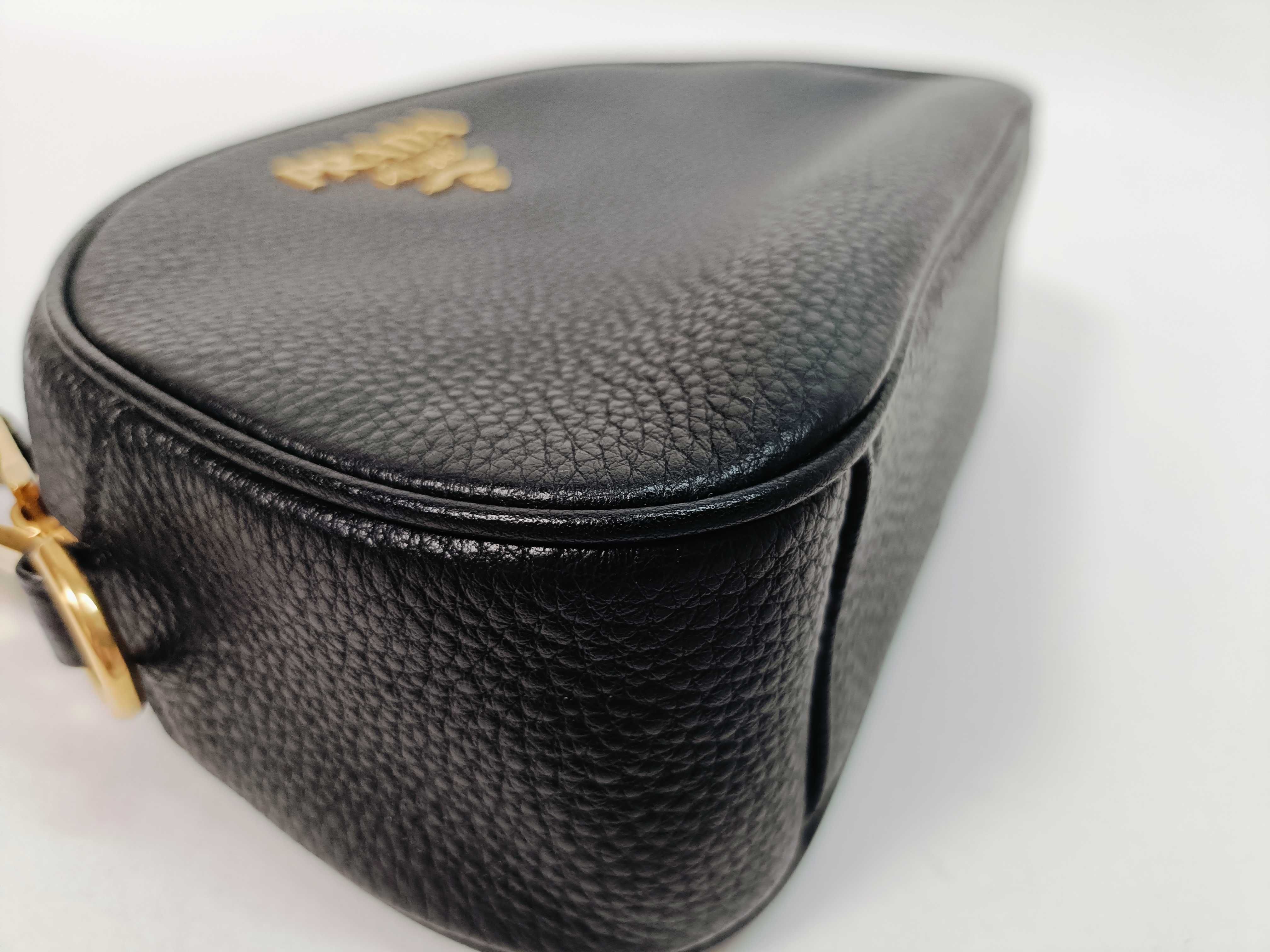 Vitello Daino Leather Shoulder Bag, Black — view 3