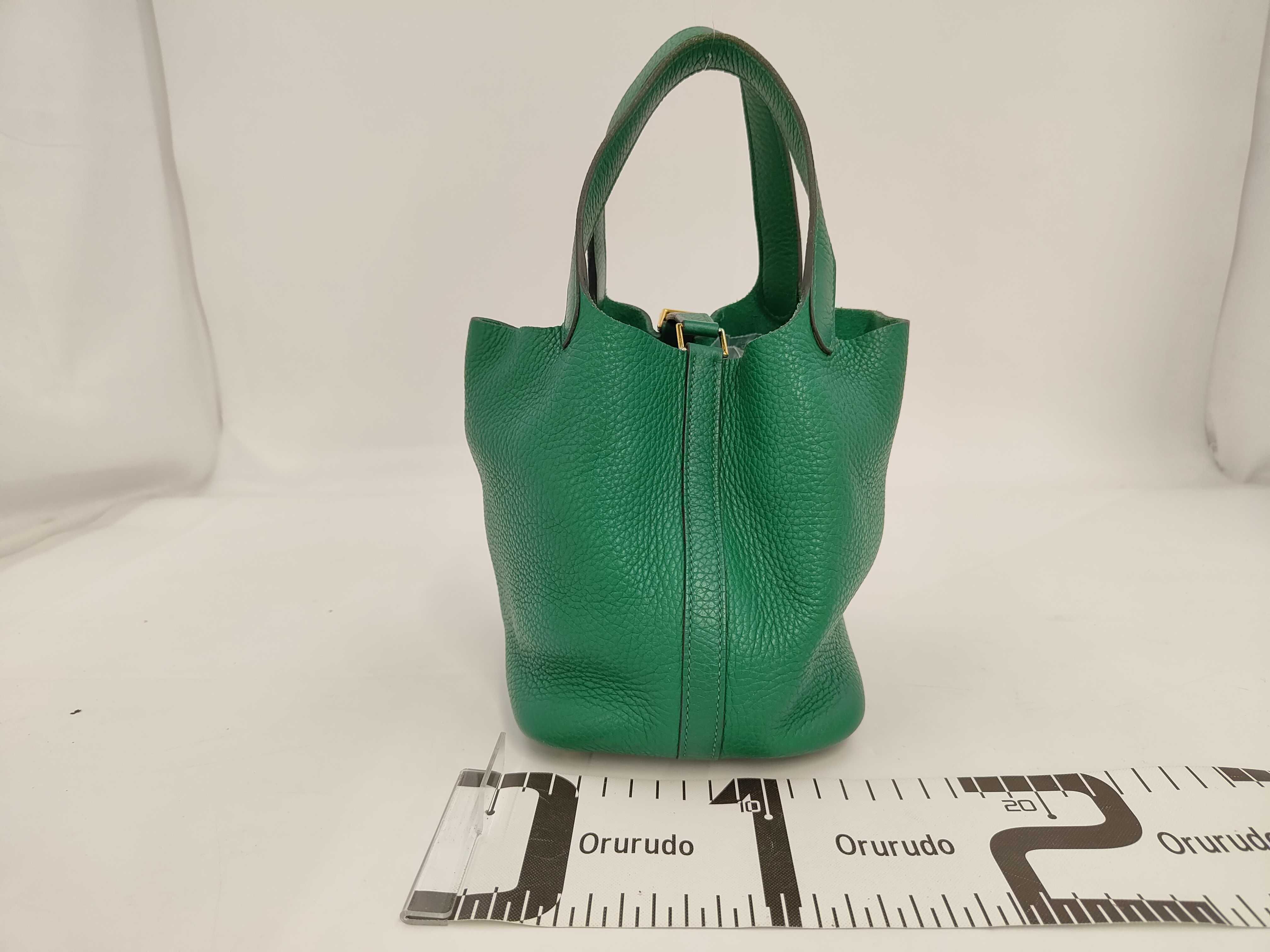 Picotin PM 18 Green Handbag with Gold Hardware (A Stamp) — view 2