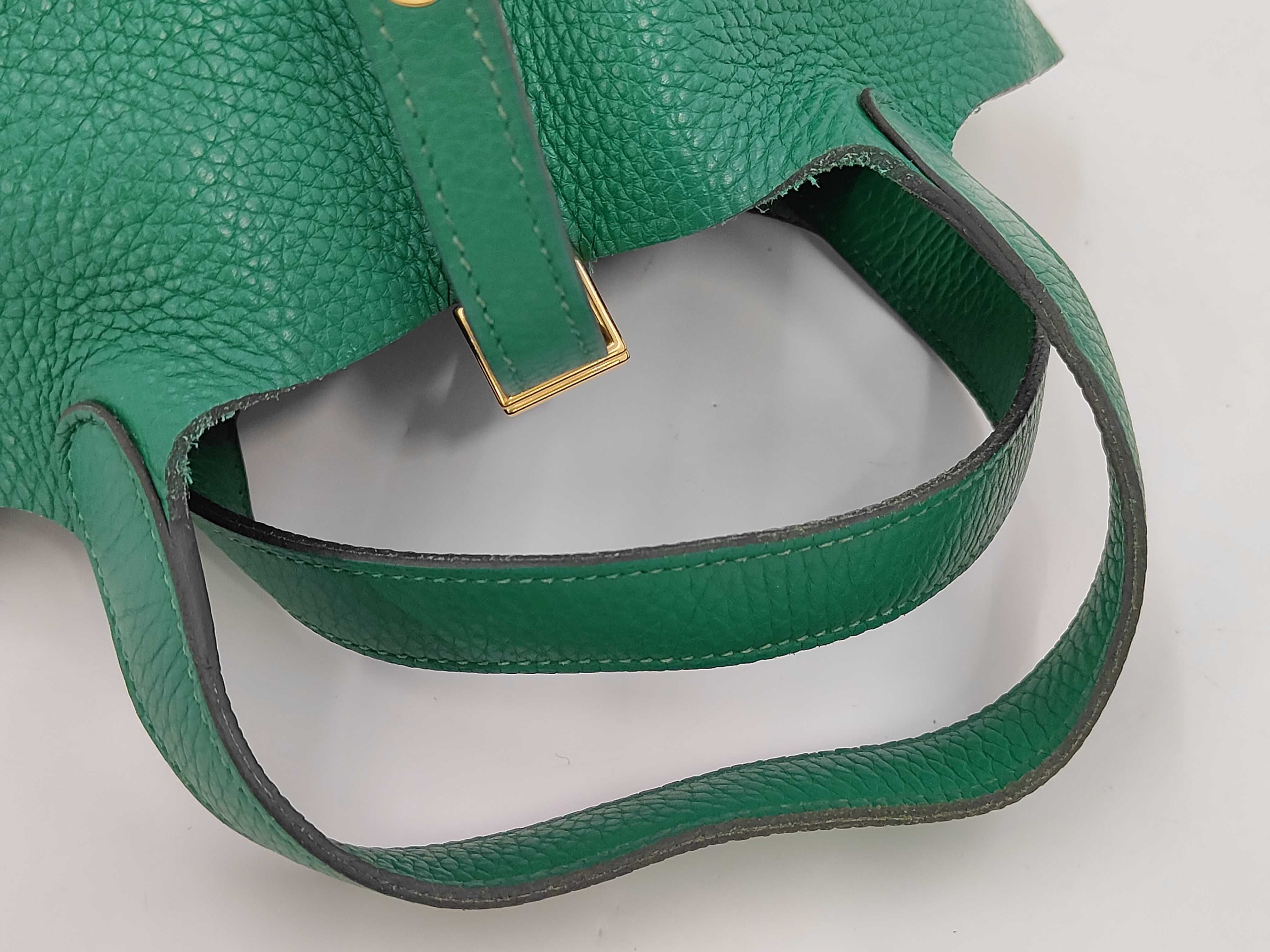 Picotin PM 18 Green Handbag with Gold Hardware (A Stamp) — view 3