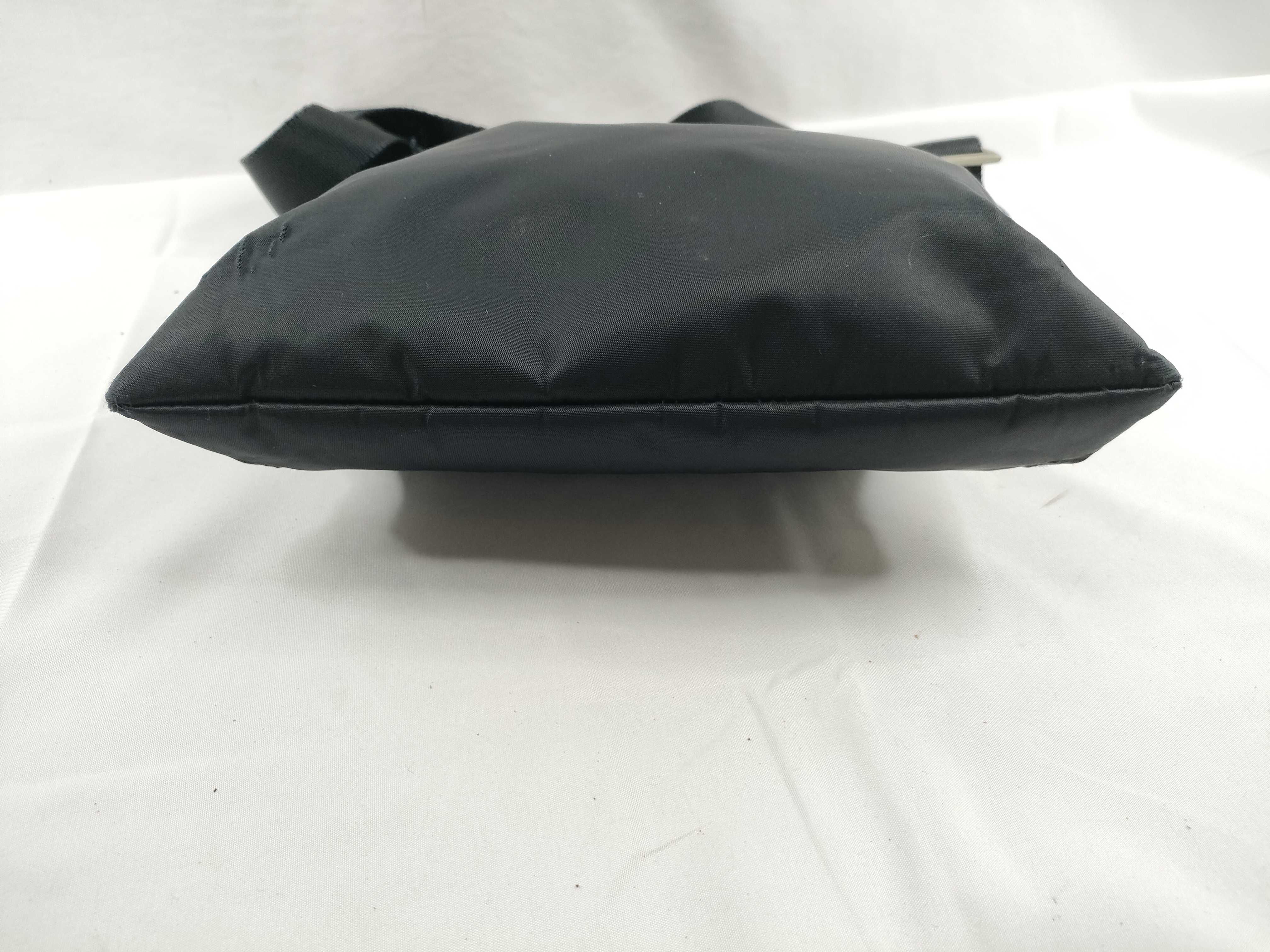Nylon Triangle Plate Nylon Shoulder Bag Black Shoulder Bag — view 4