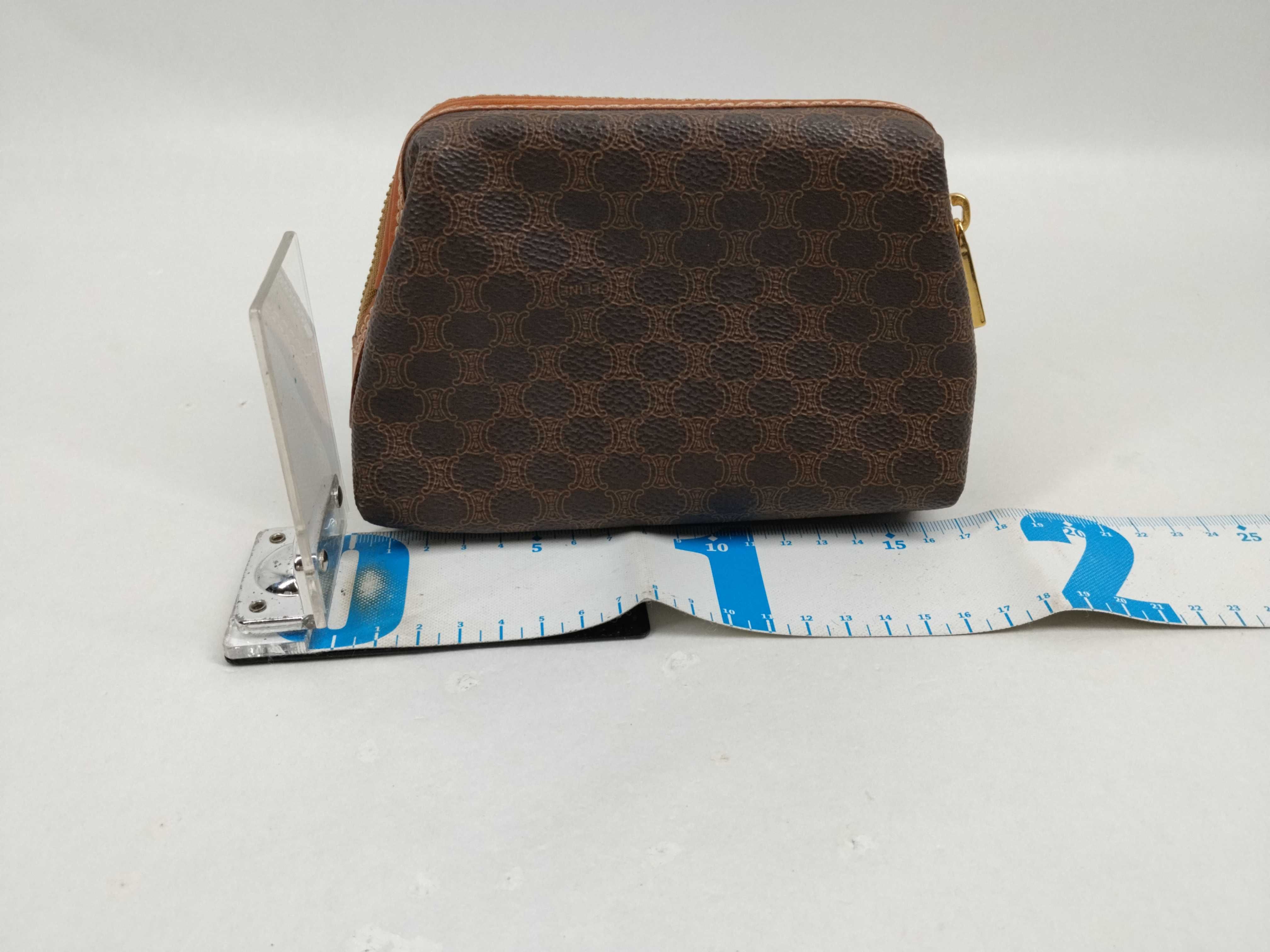 pouch — view 2