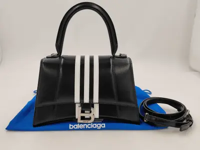 593546 Adidas Collaboration Hourglass Top Handle 2-Way Handbag