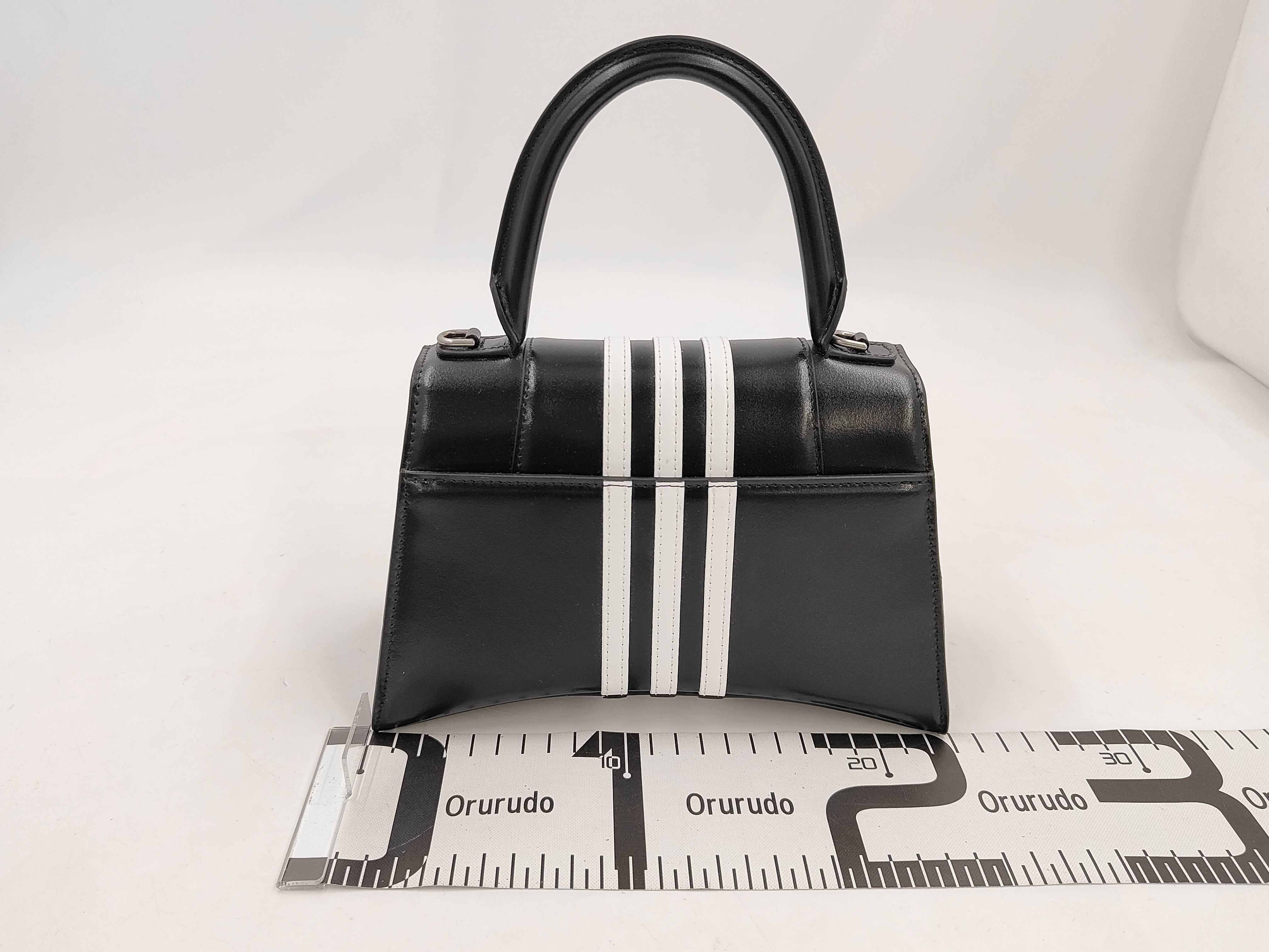 593546 Adidas Collaboration Hourglass Top Handle 2-Way Handbag — view 2
