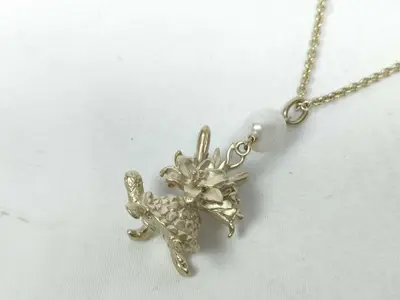 Turtle Flower Motif Pearl Necklace