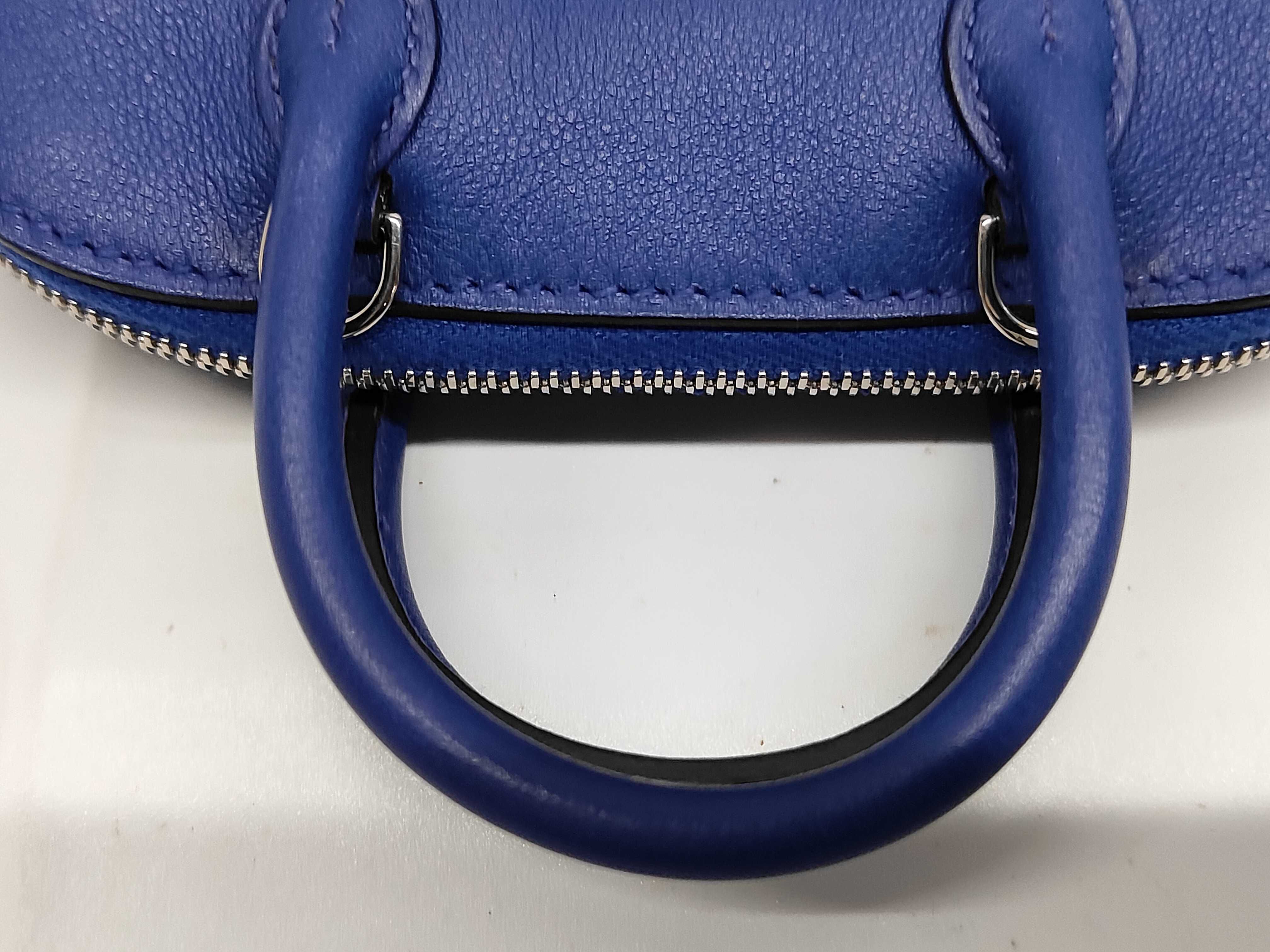 Tiny Bolide, Veau Swift leather, Blue Electric, Silver hardware, O stamp, Handbag — view 5