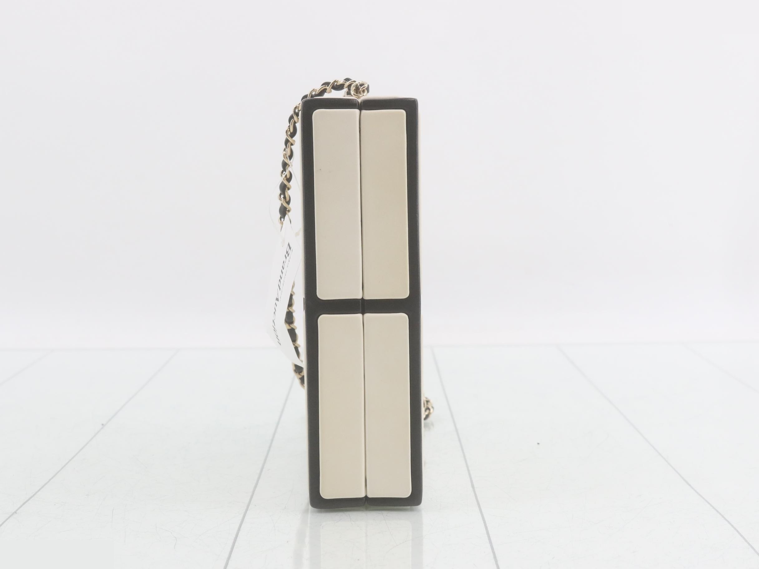 Perfume No. 5 Chain Shoulder Bag, shade #31 — view 3