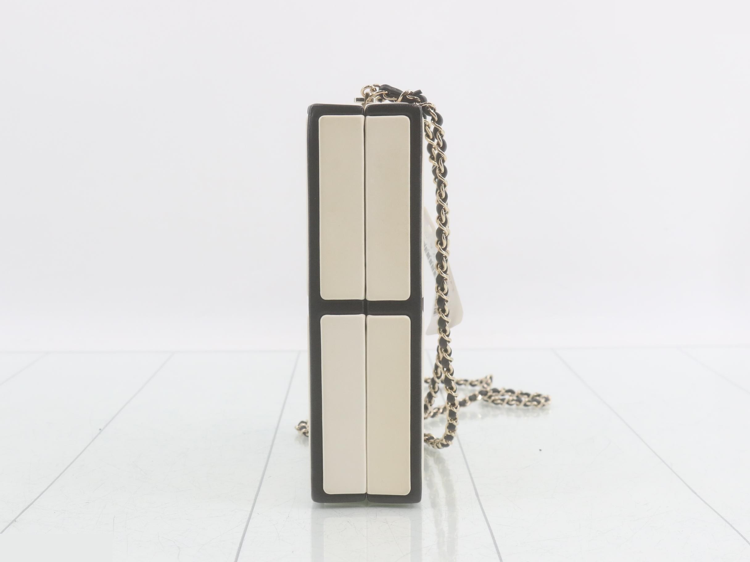 Perfume No. 5 Chain Shoulder Bag, shade #31 — view 4