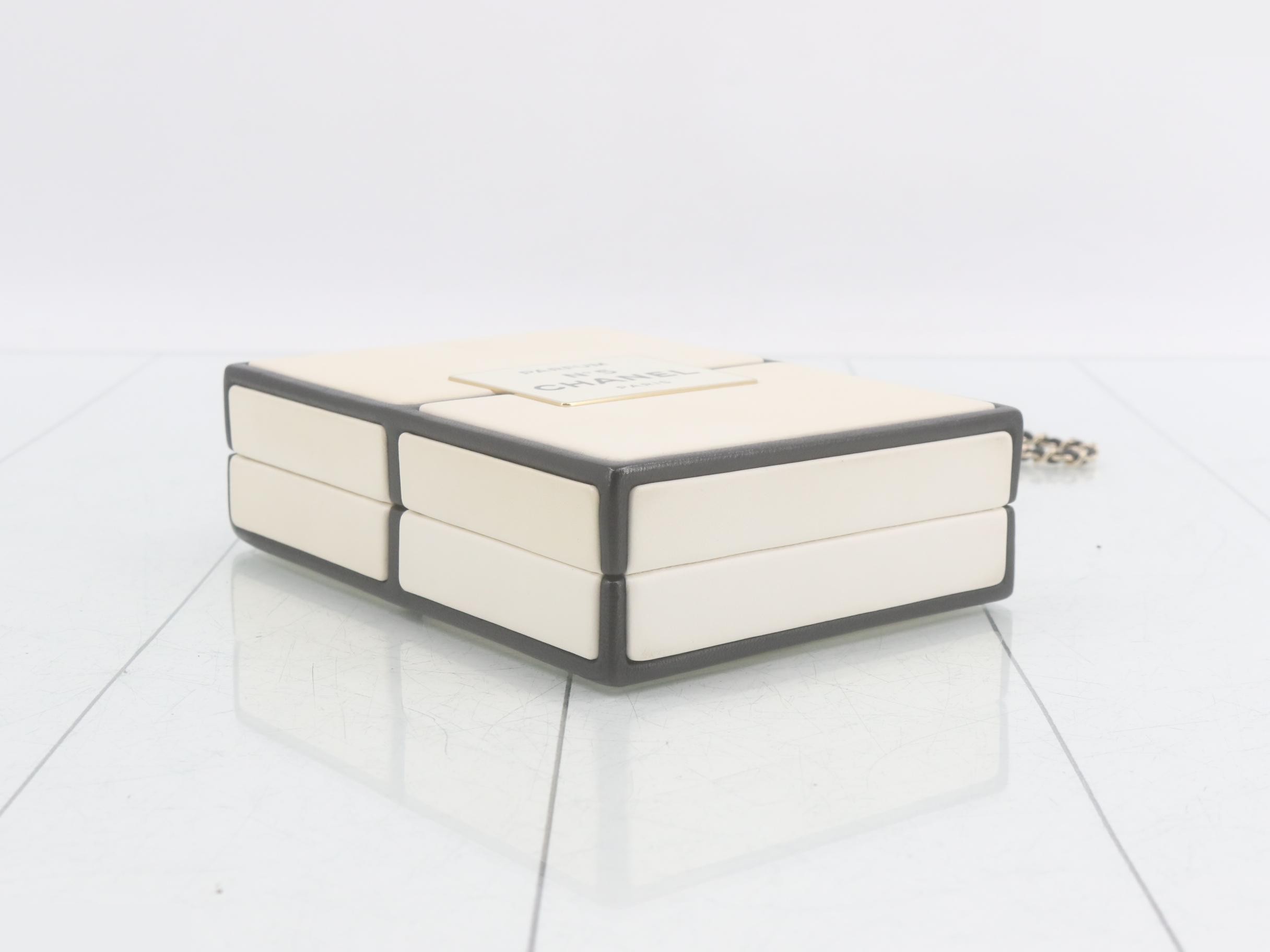 Perfume No. 5 Chain Shoulder Bag, shade #31 — view 5