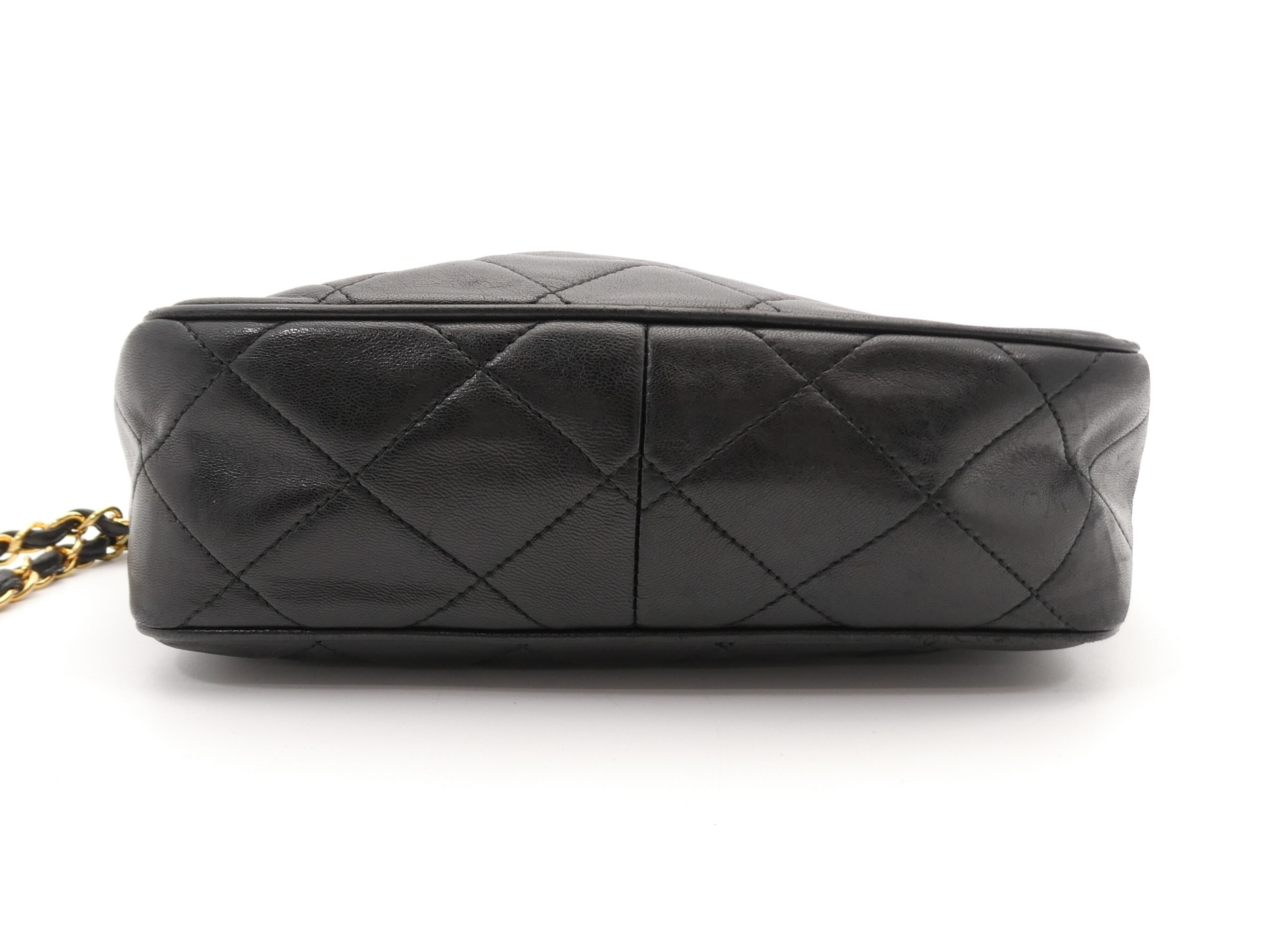 Matelassé Coco Mark Turnlock Chain Shoulder Bag — view 5