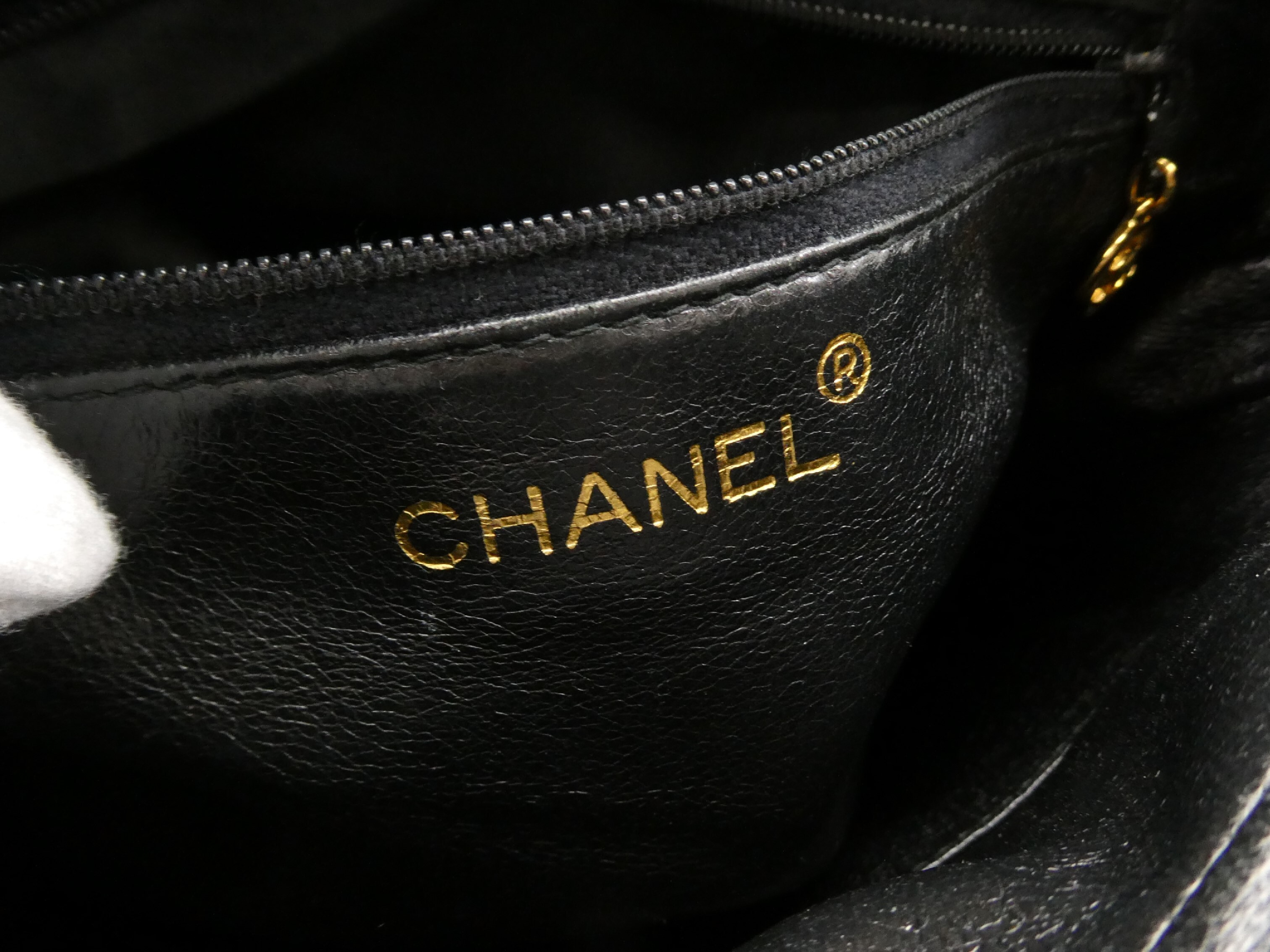 Matelassé Coco Mark Turnlock Chain Shoulder Bag — view 8