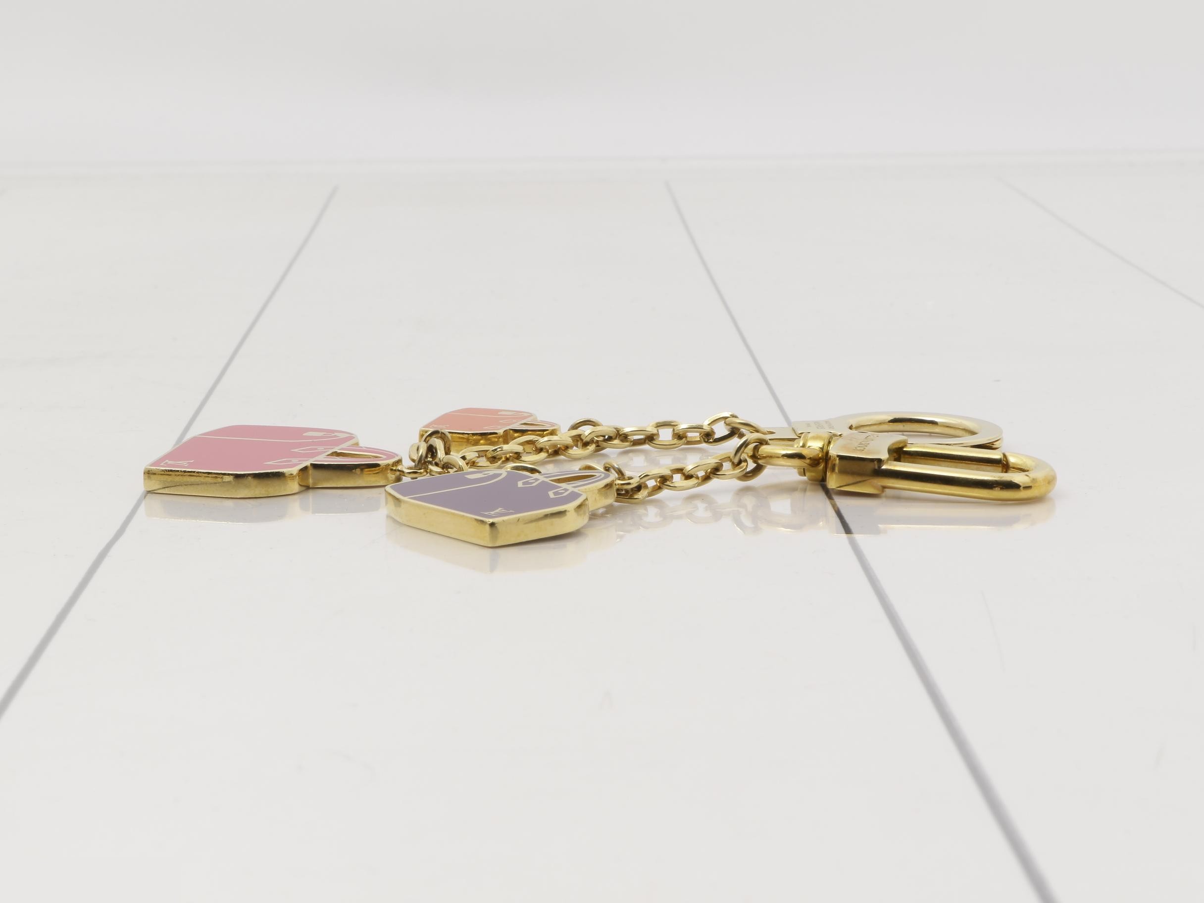 Chain Iconic Bag Charm LV Keychain Gold — view 3