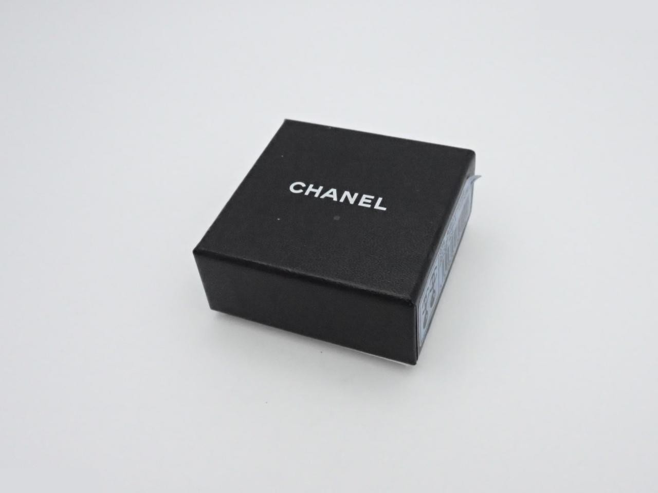earrings, model 07A, Coco Mark, purple pearl, gold, 2.8 cm in height. — view 4