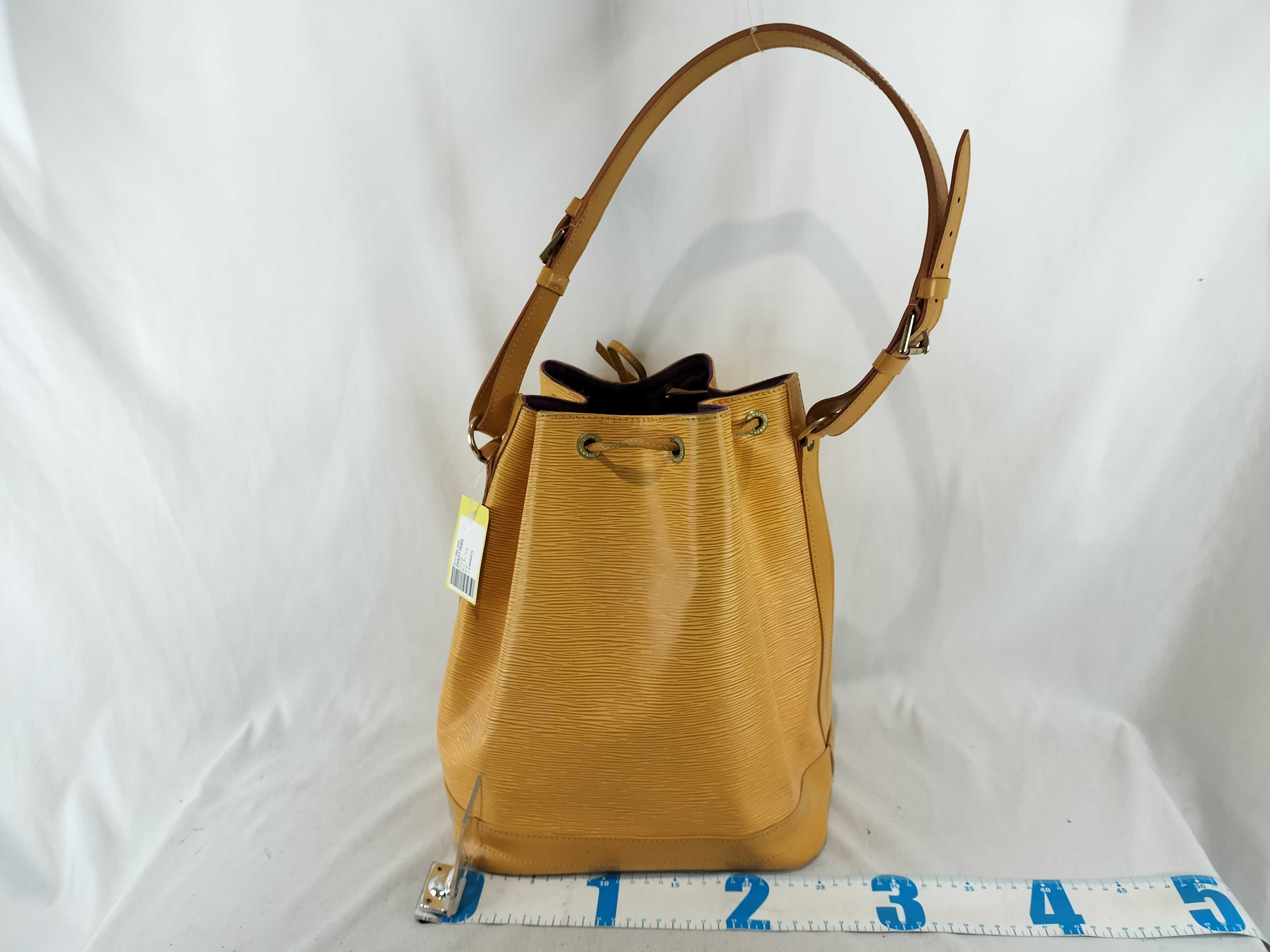 Epi Noe GM Shoulder Bag — view 2