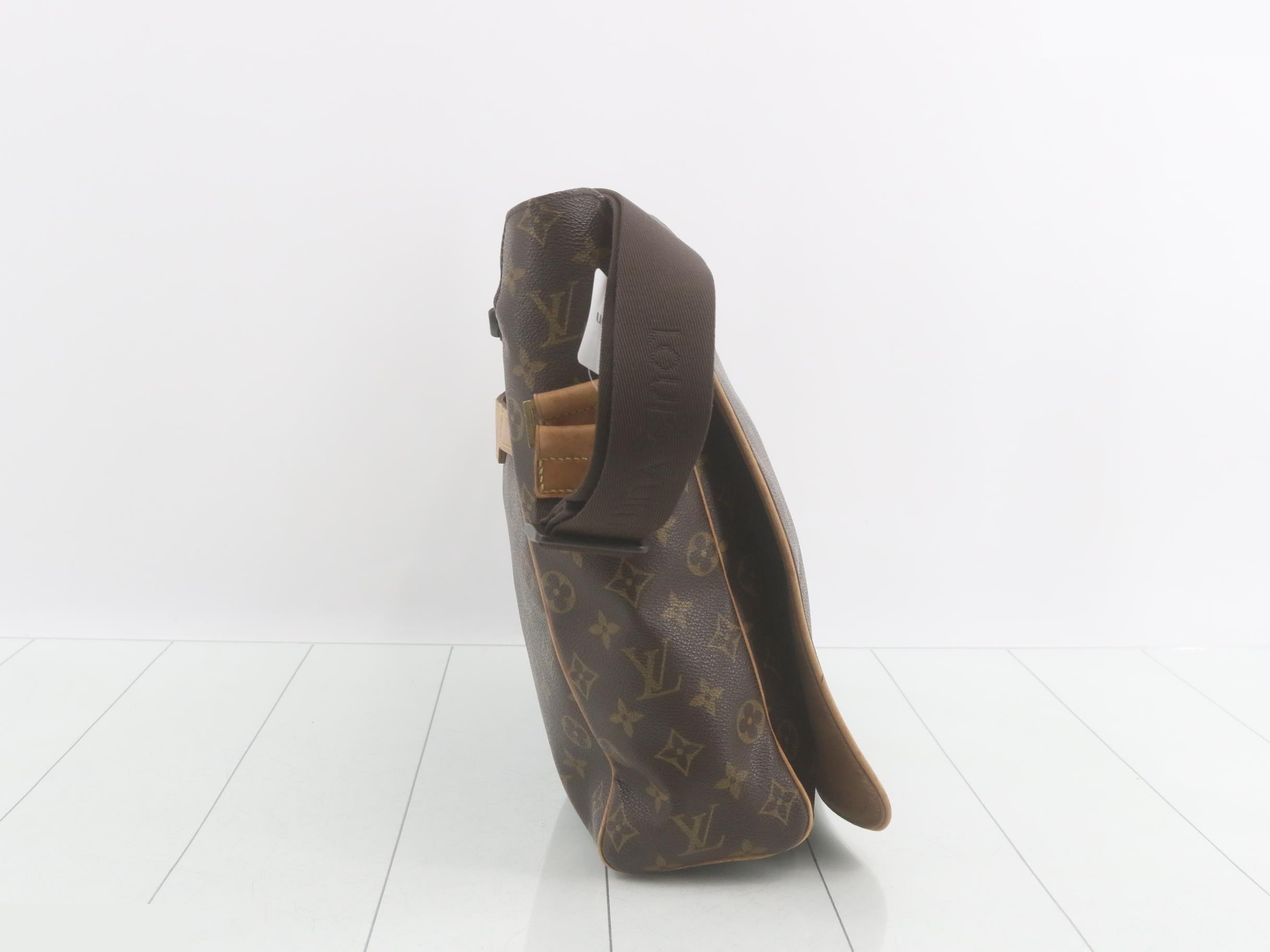 M45257 Monogram Abbesses Shoulder Bag — view 4