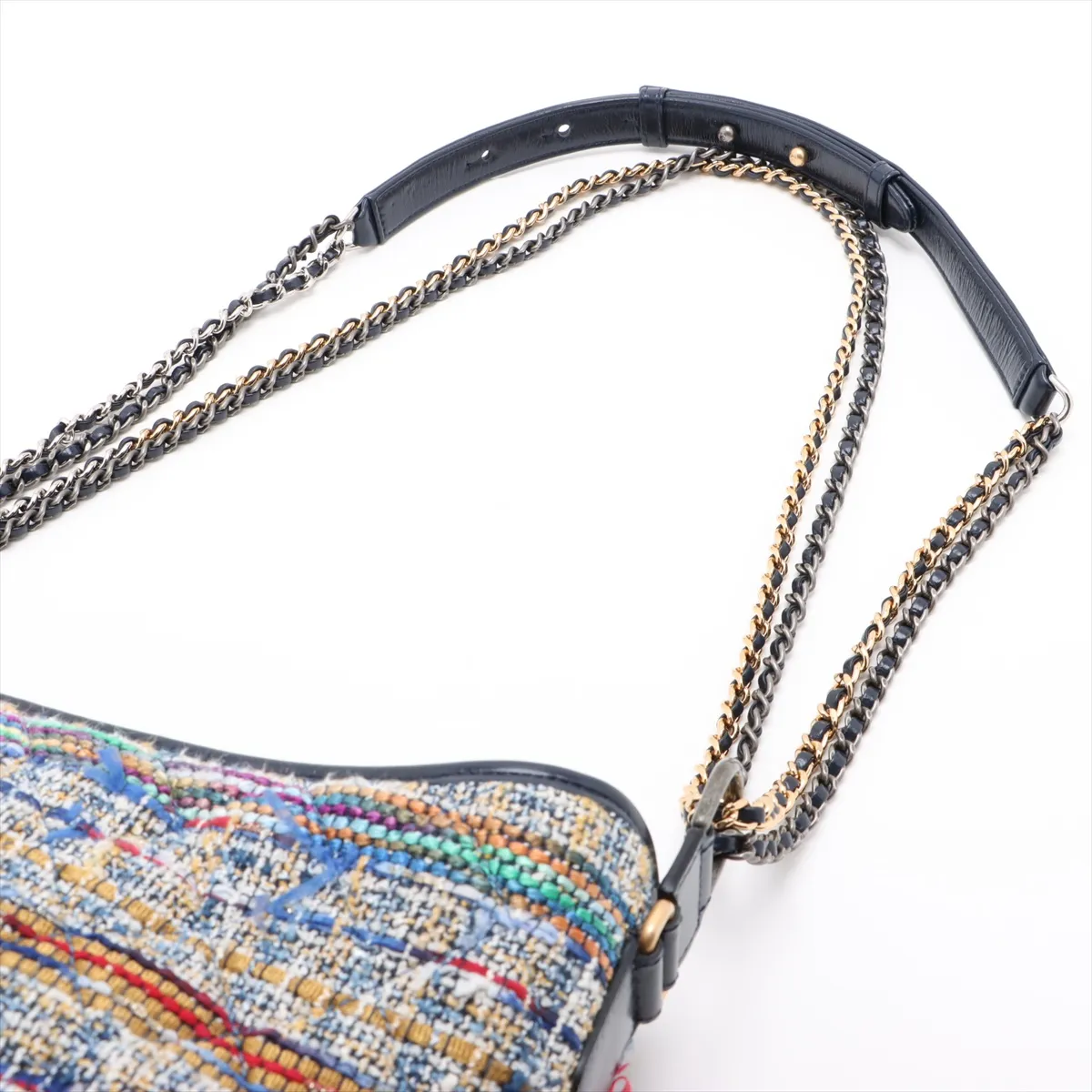 Gabriel de Chanel tweed x leather chain shoulder bag navy gold x silver hardware 25280869 25th series — view 5