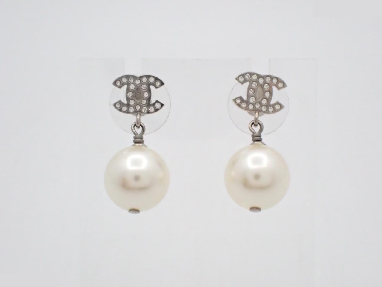 Vintage Classic (Precious Metal) Earrings