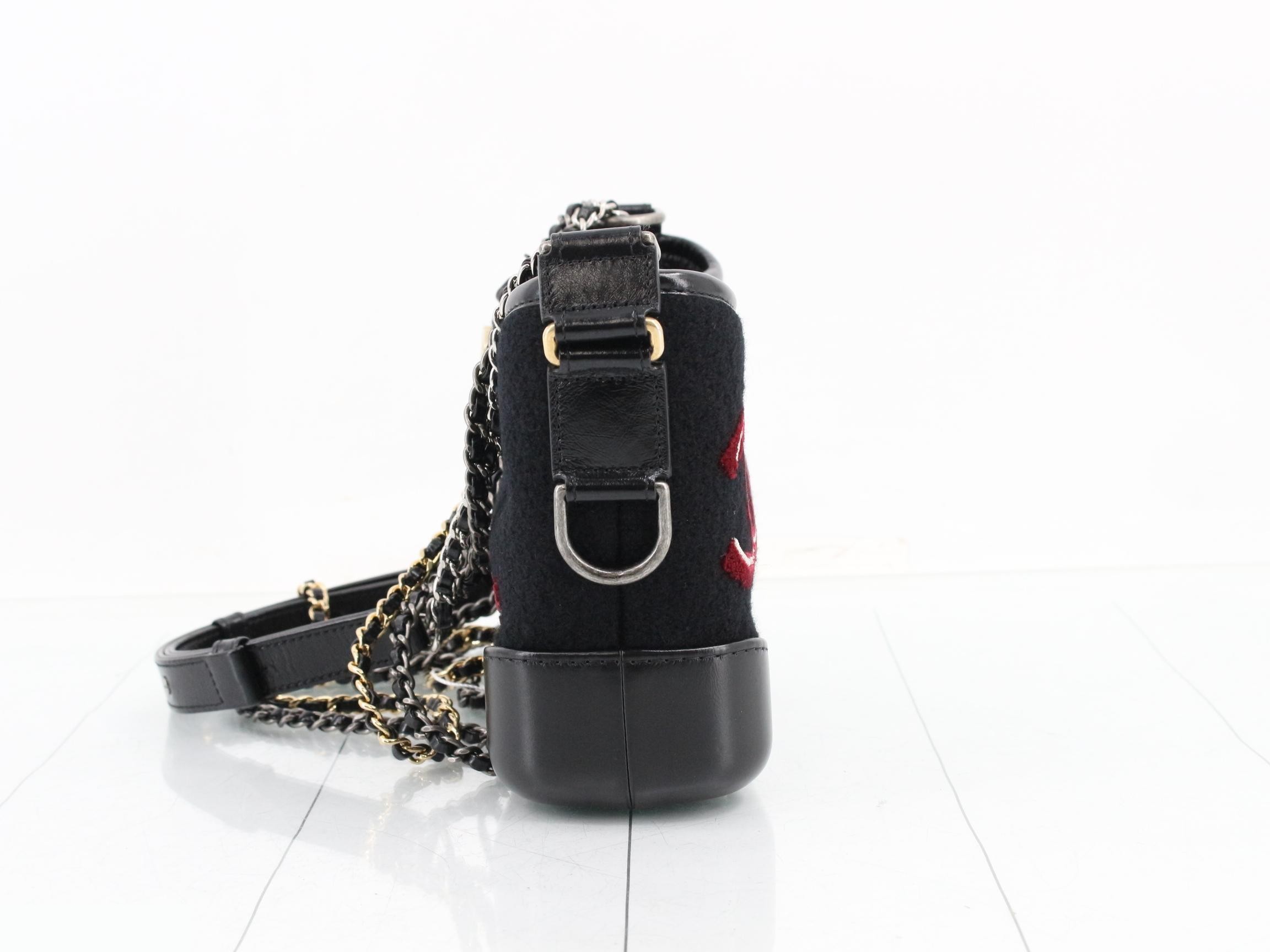 Gabrielle de Chanel Chain Shoulder Bag — view 3