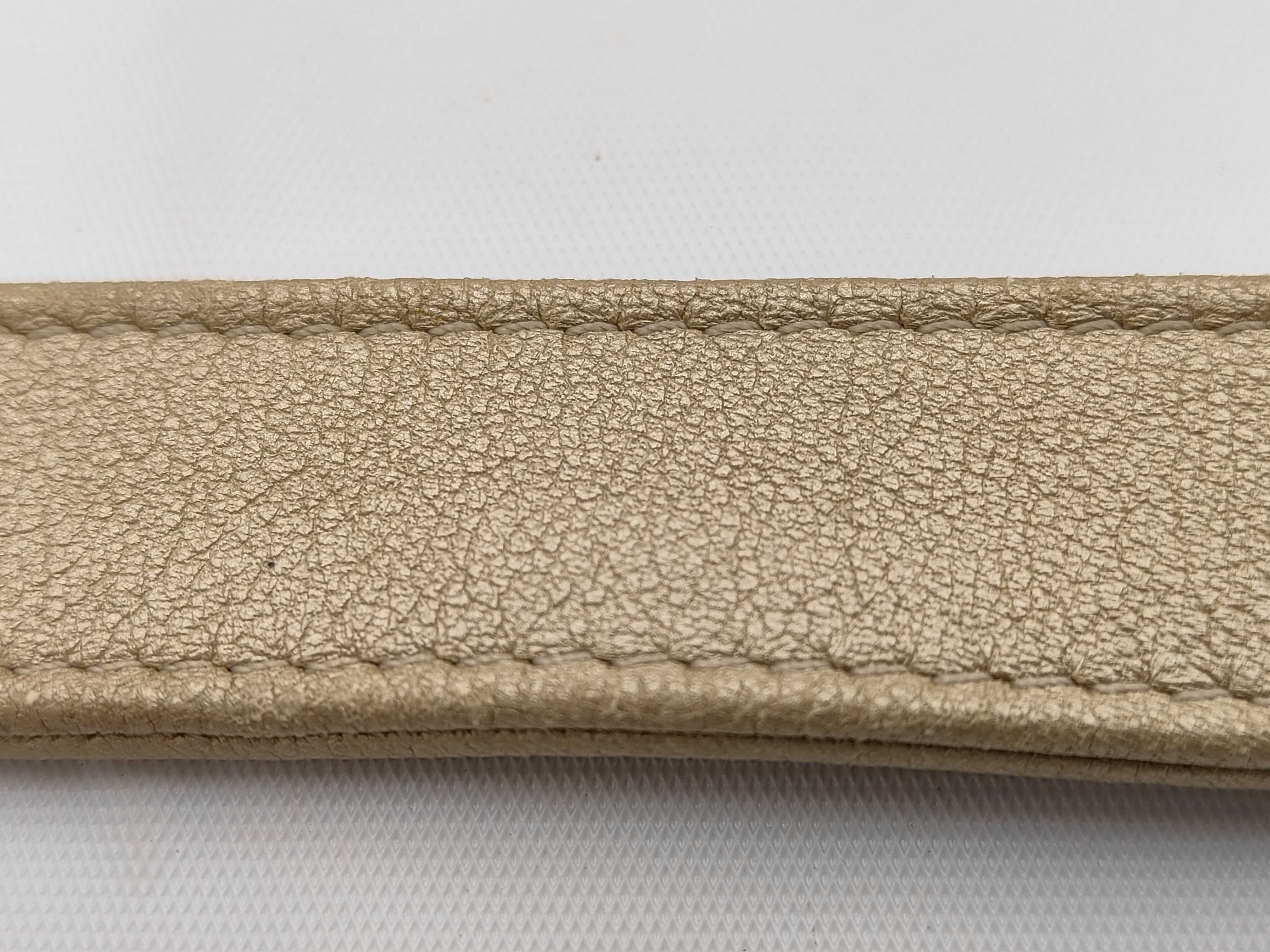 Boy Chanel 20 Dubai Limited Edition Chain Shoulder Bag (with seal, serial number in the 24 range) — view 4