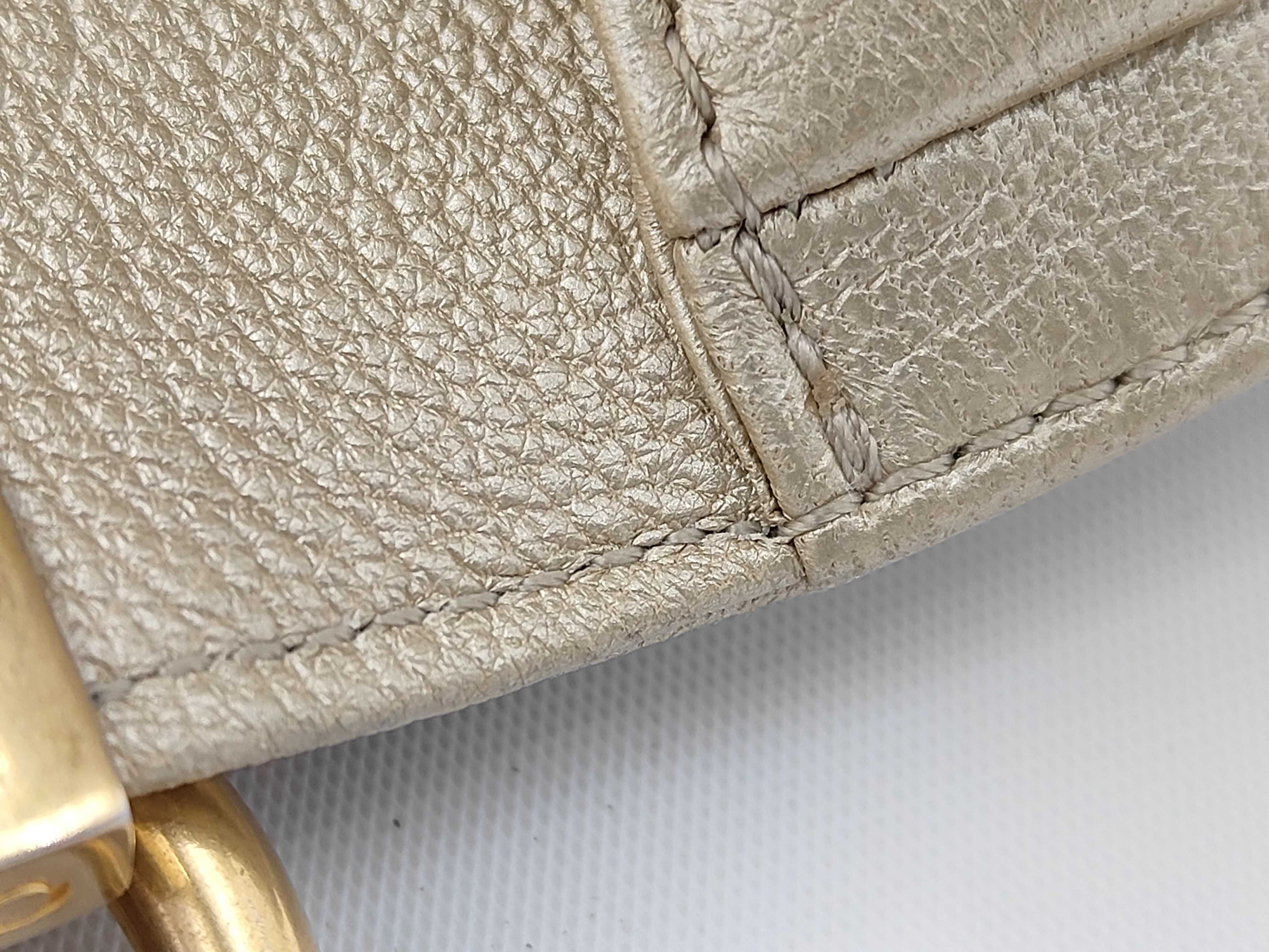 Boy Chanel 20 Dubai Limited Edition Chain Shoulder Bag (with seal, serial number in the 24 range) — view 8