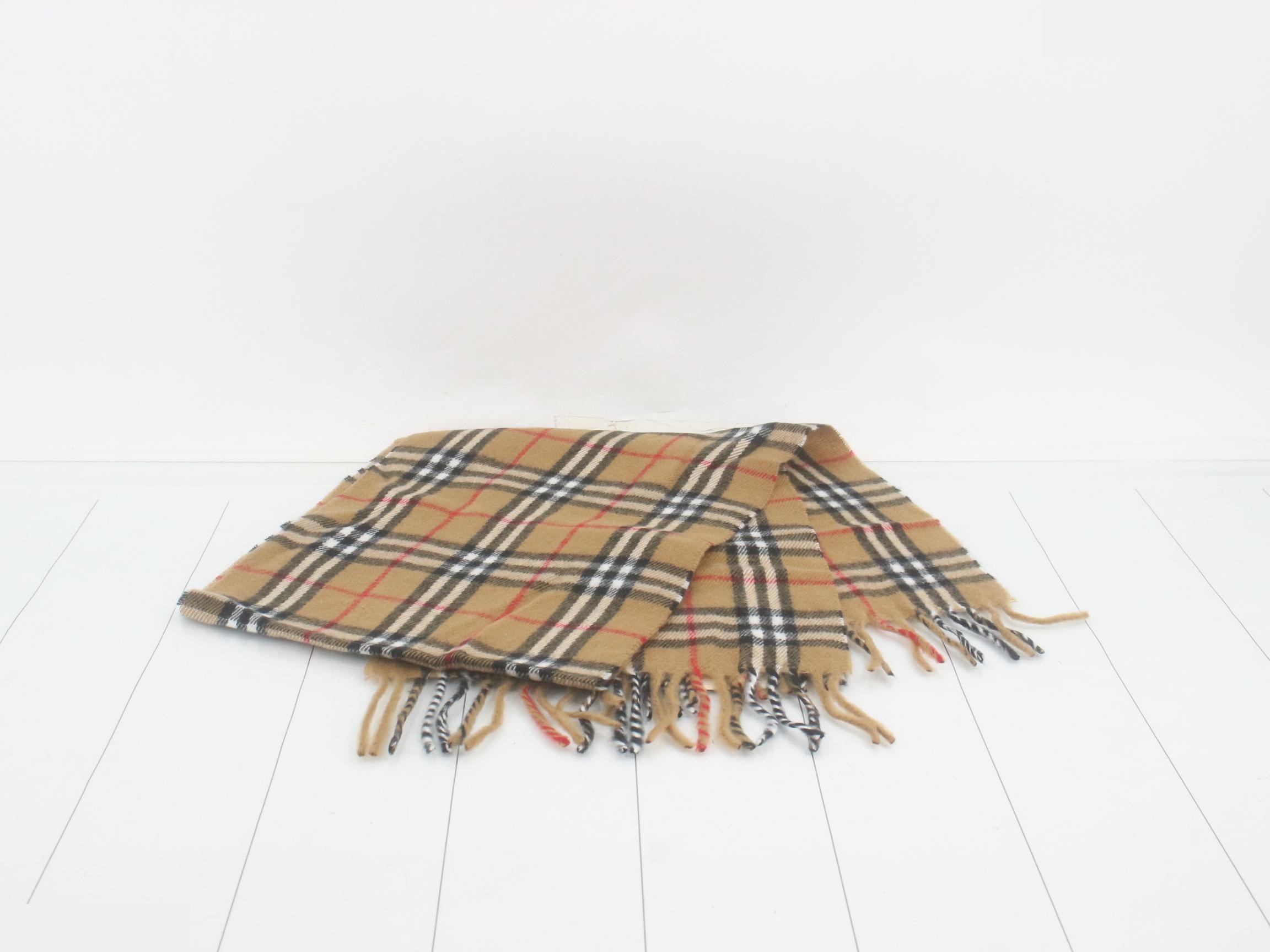 Other lines: Small items, accessories, and scarves — view 3