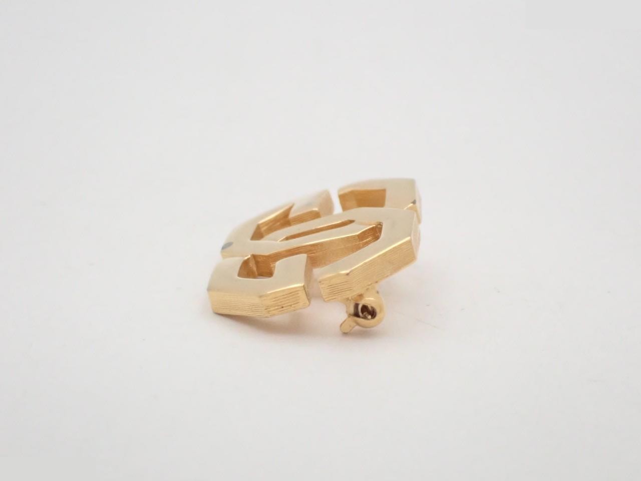 brooch — view 3