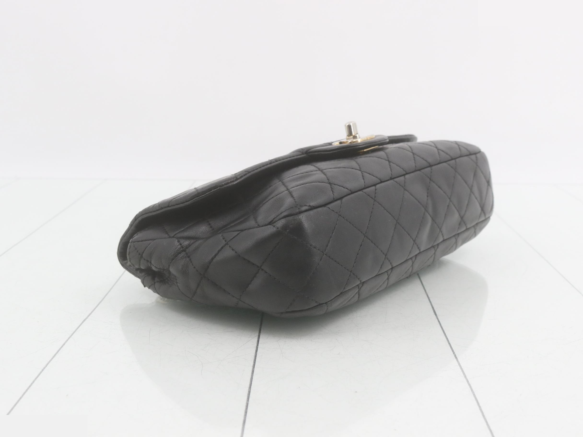 Matelassé Classic Flap — view 5