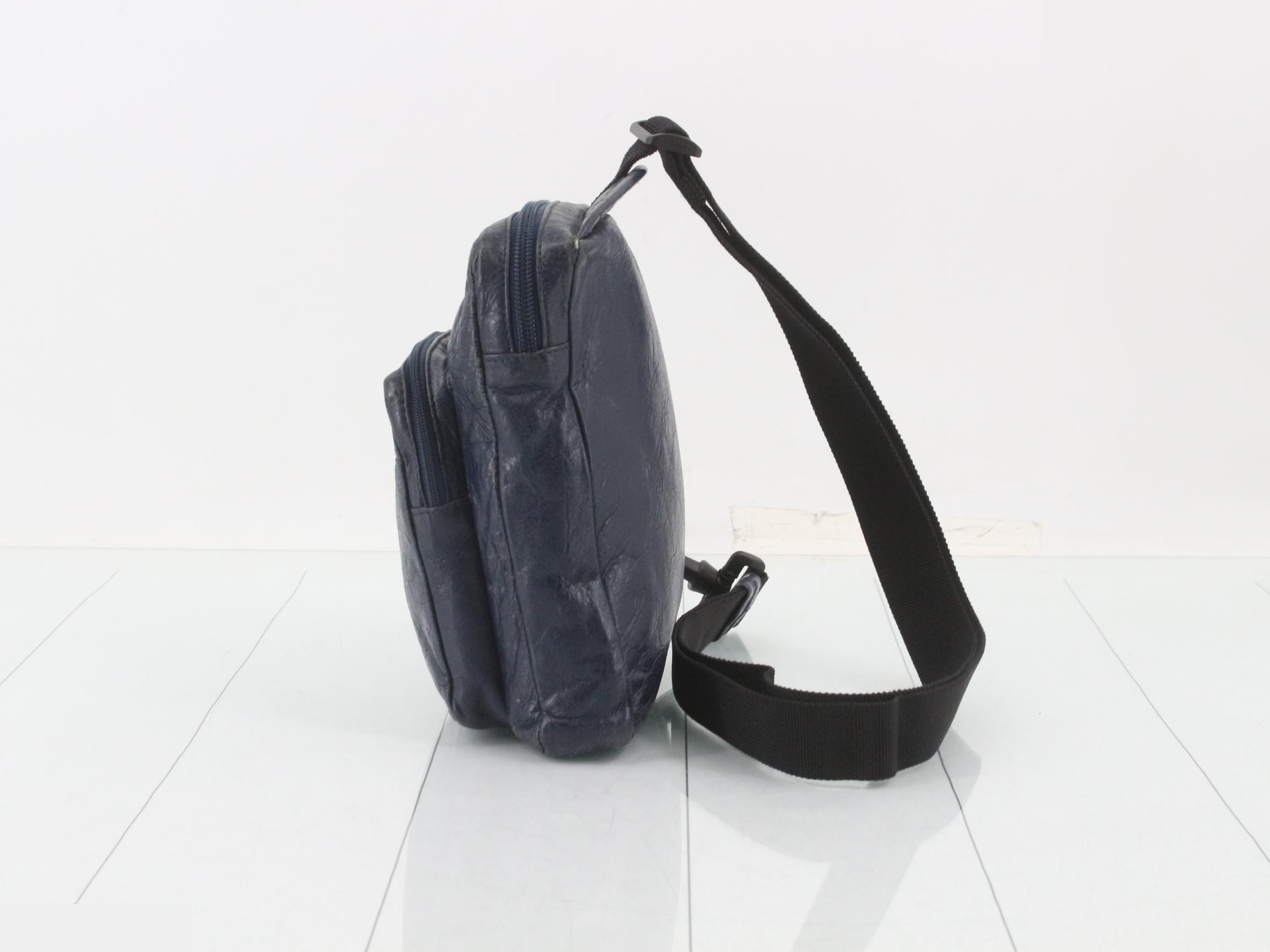 Explorer Bag/Shoulder Bag, Navy — view 3