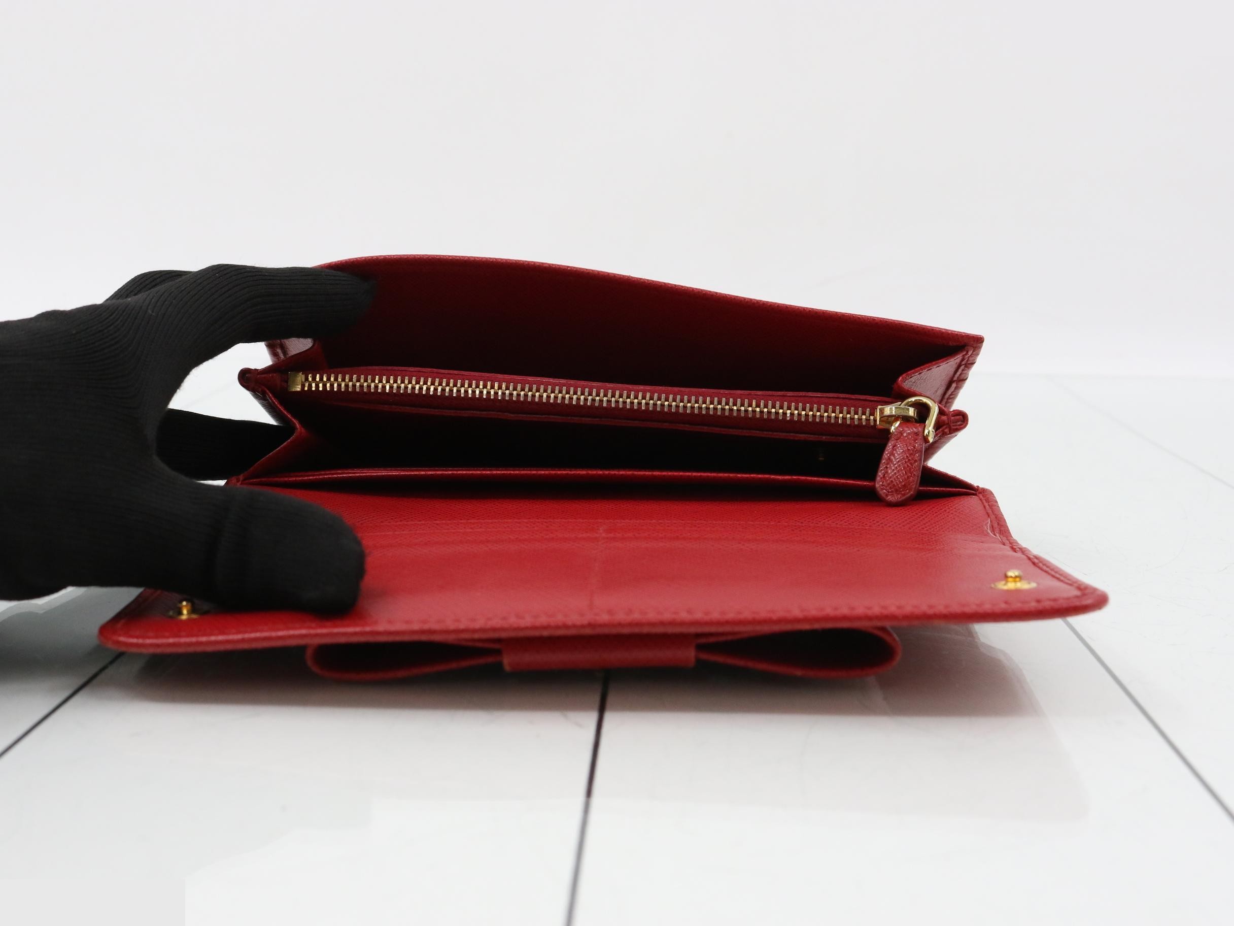 Other lines: Bags and Wallets — view 4