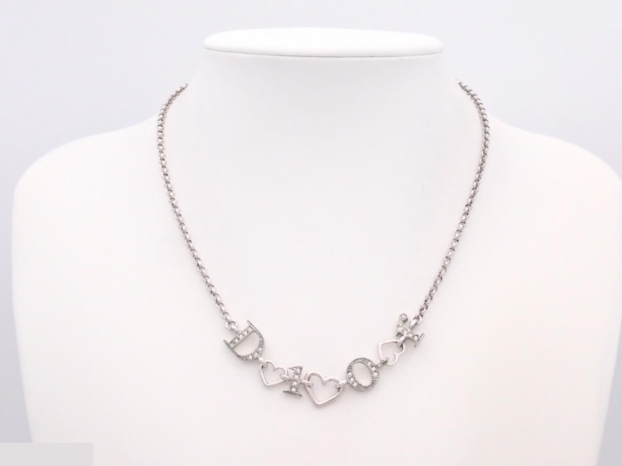 necklace — view 3