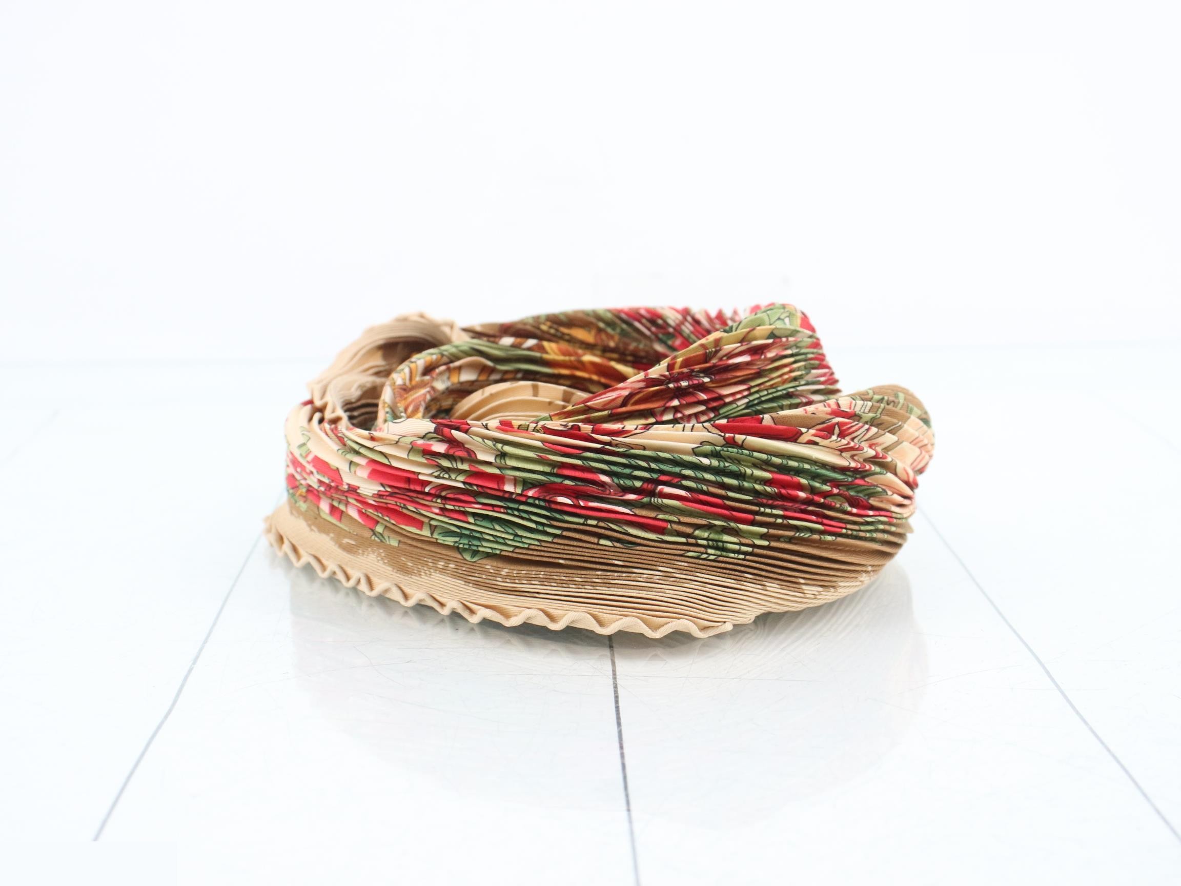 scarf — view 2