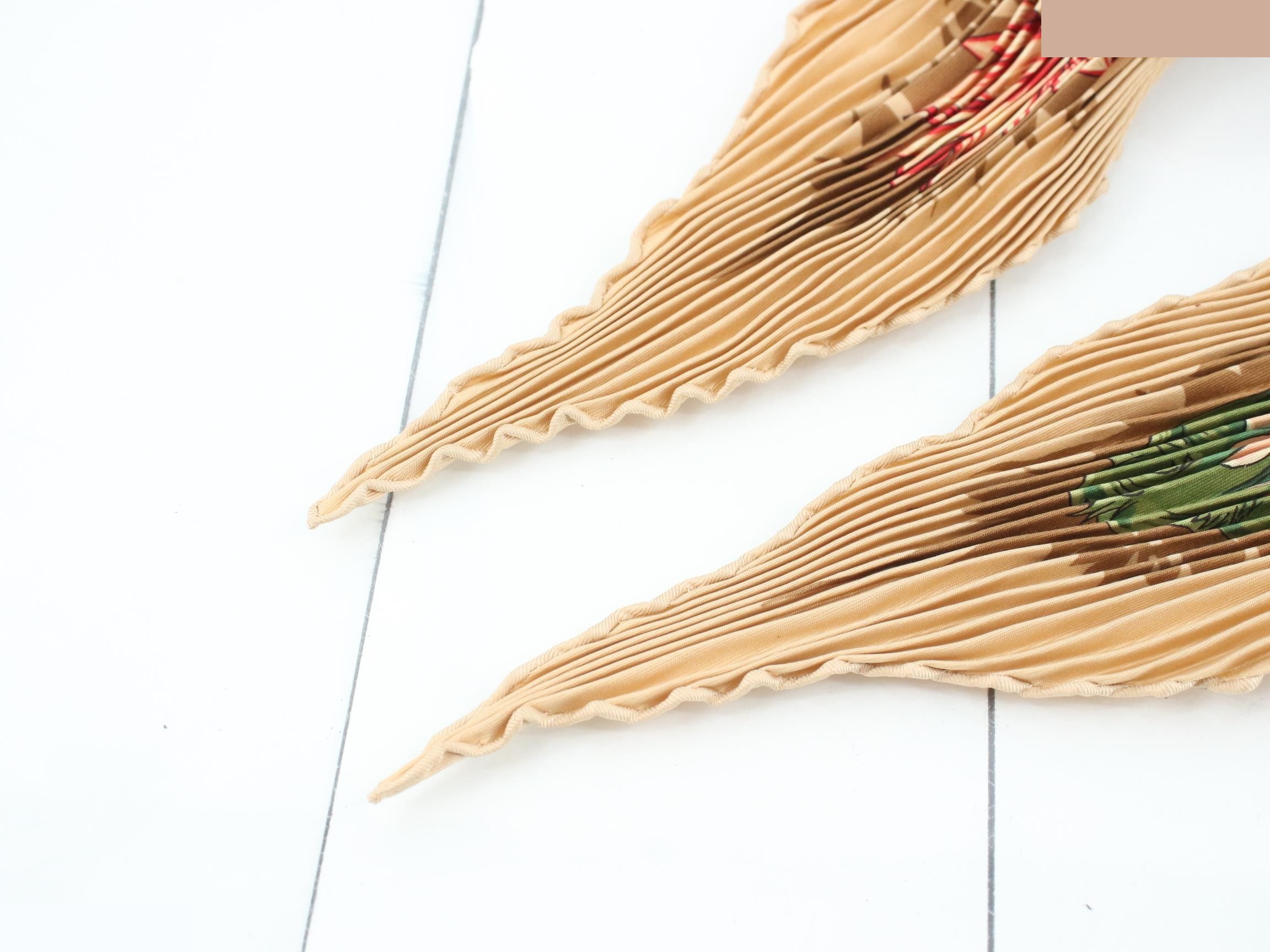 scarf — view 3