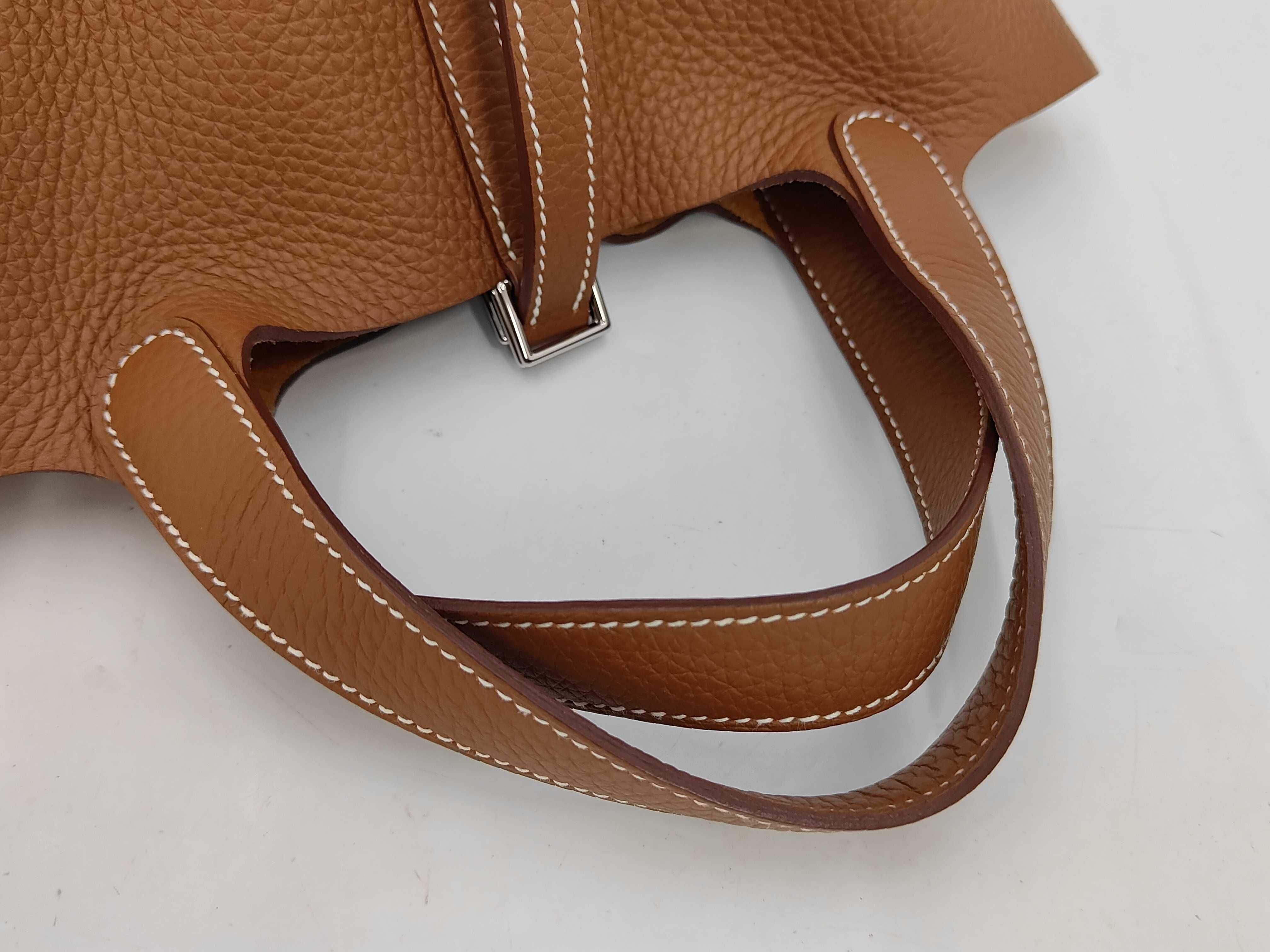 Picotin Lock 18 PM, Taurillon Clemence leather, gold and silver hardware, B: 2023 model, handbag — view 3