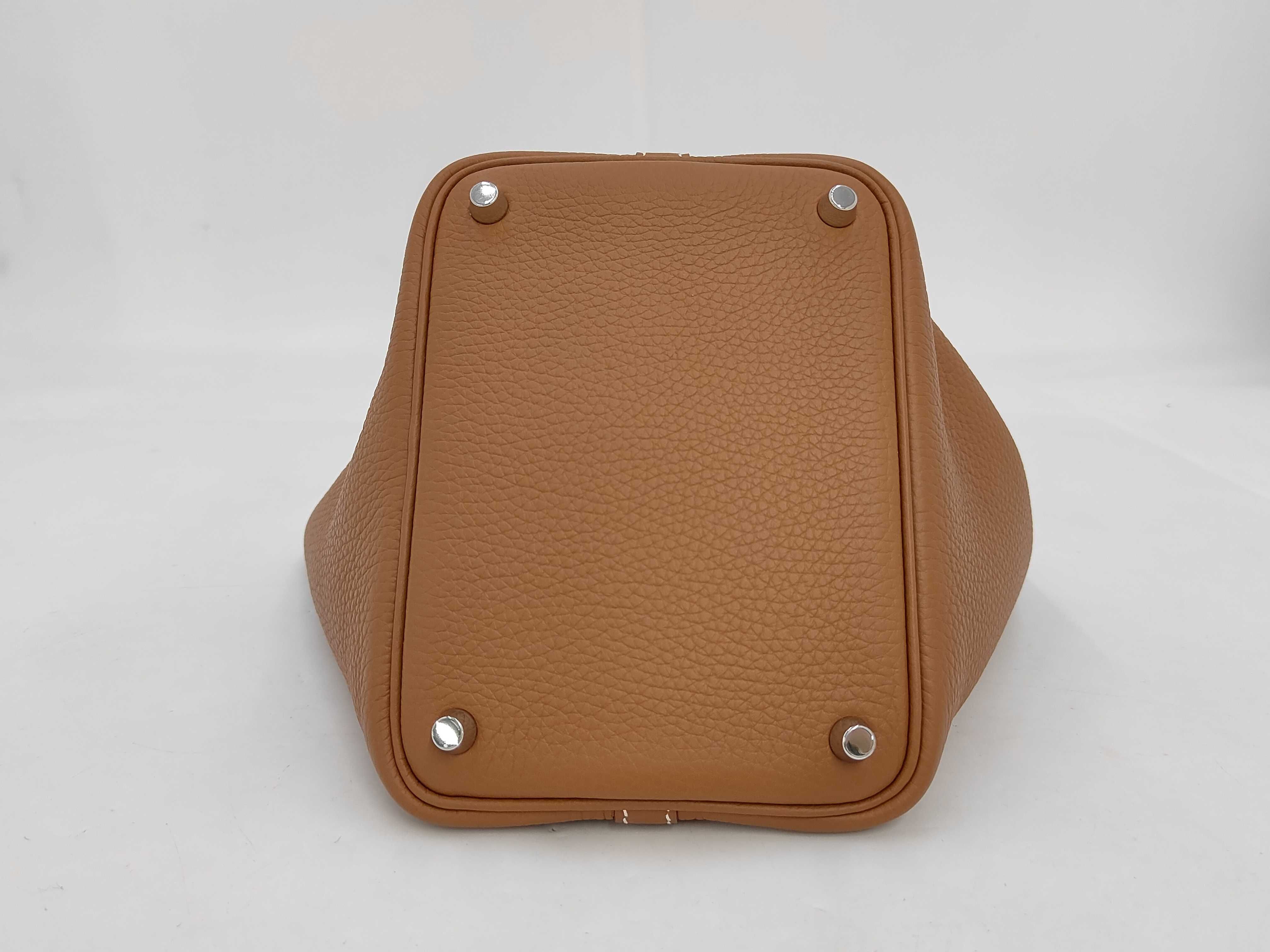 Picotin Lock 18 PM, Taurillon Clemence leather, gold and silver hardware, B: 2023 model, handbag — view 6