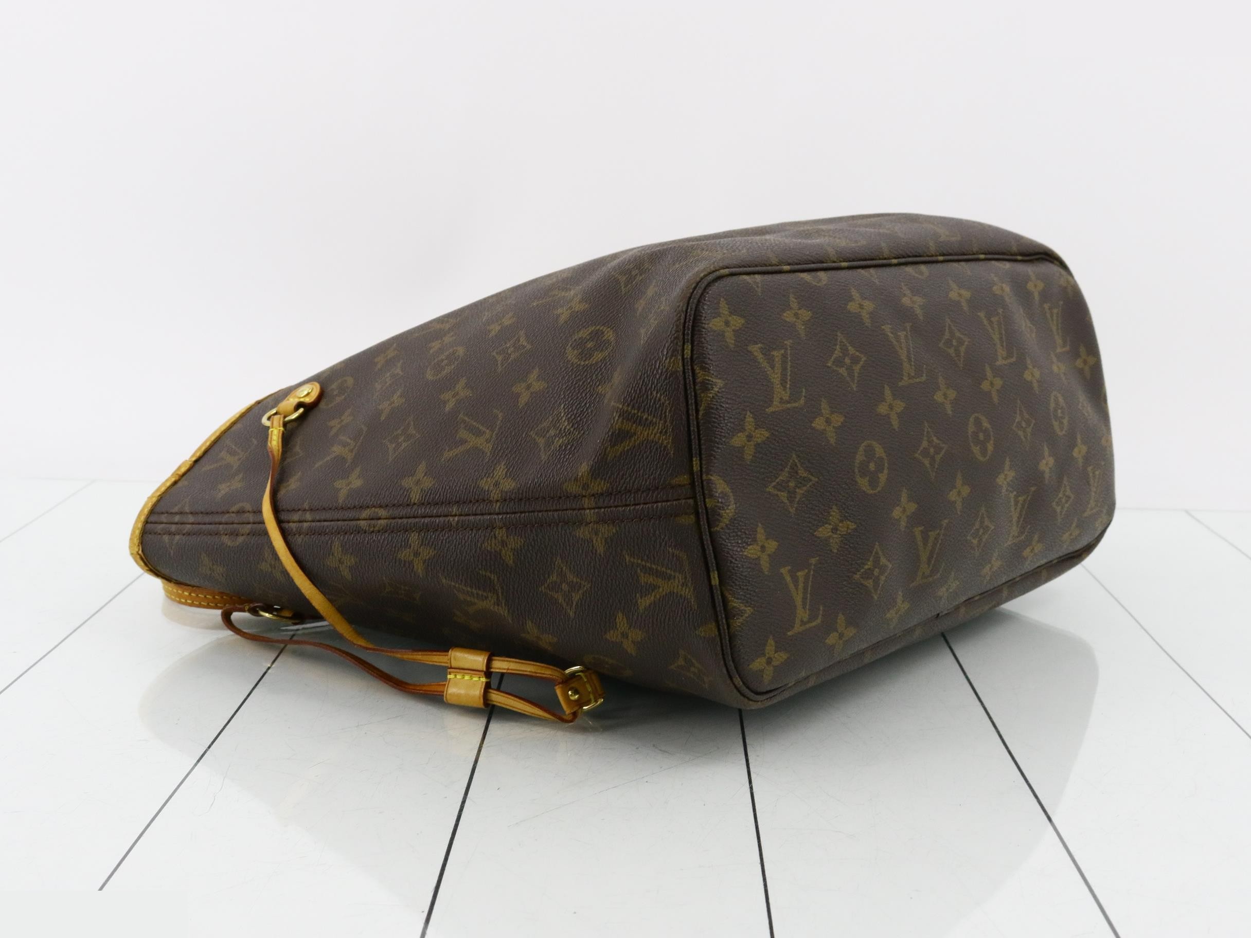 Monogram Neverfull MM — view 5