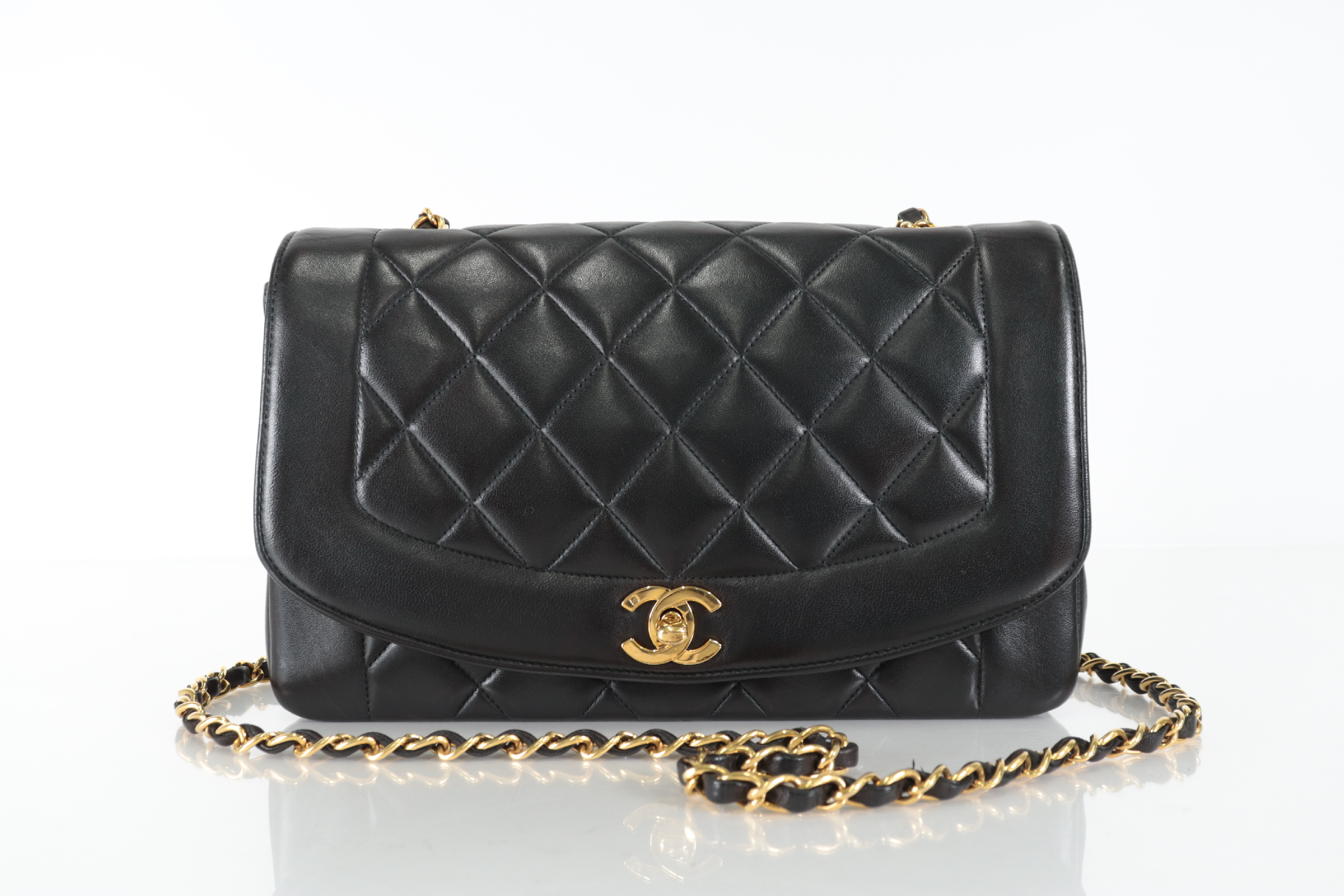 Diana 25 Lambskin Chain Shoulder Bag (Serial No. 4) — view 2