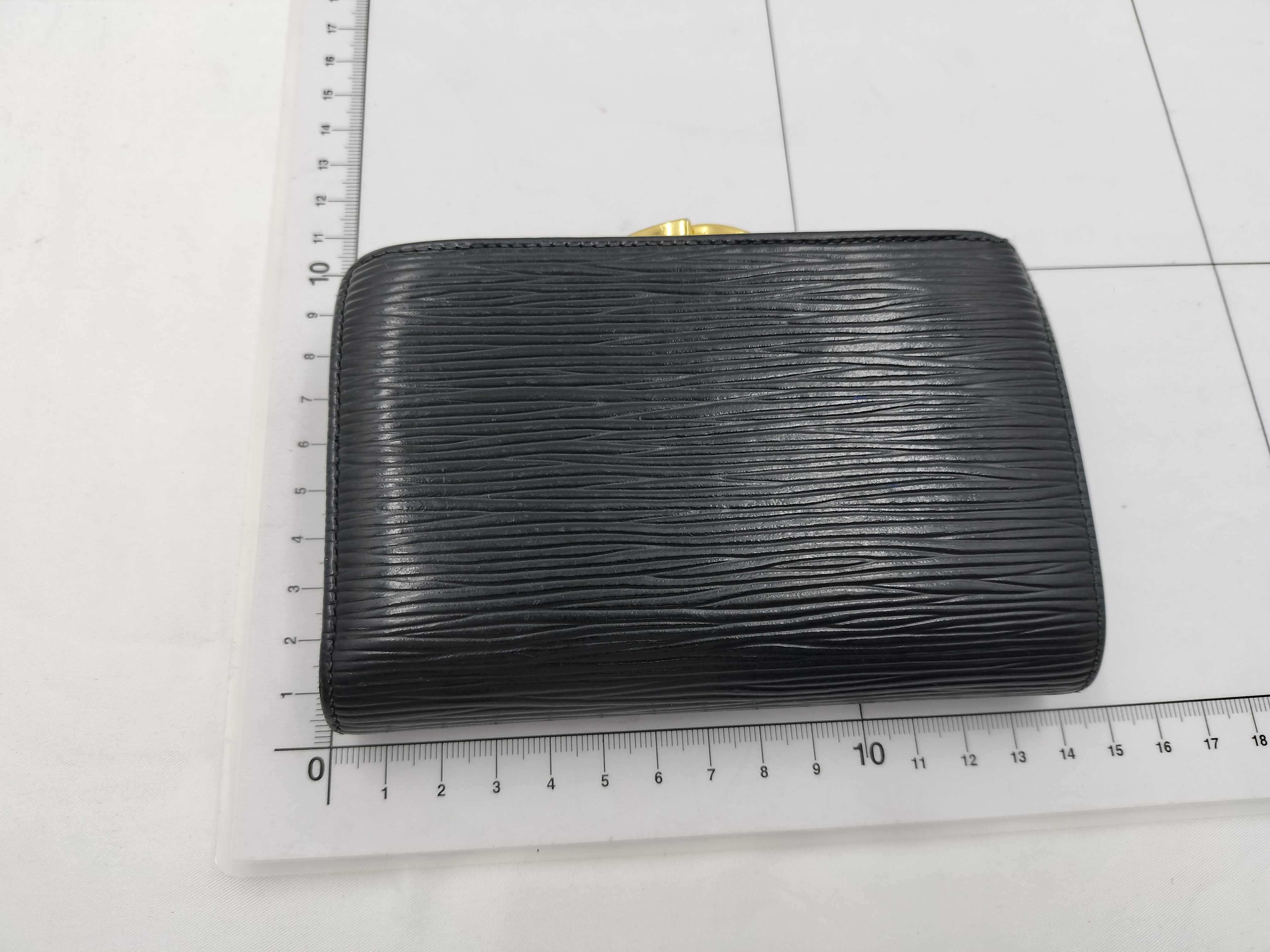 Epi M63642 Portemonnaie Billet Viennois Black Wallet — view 2