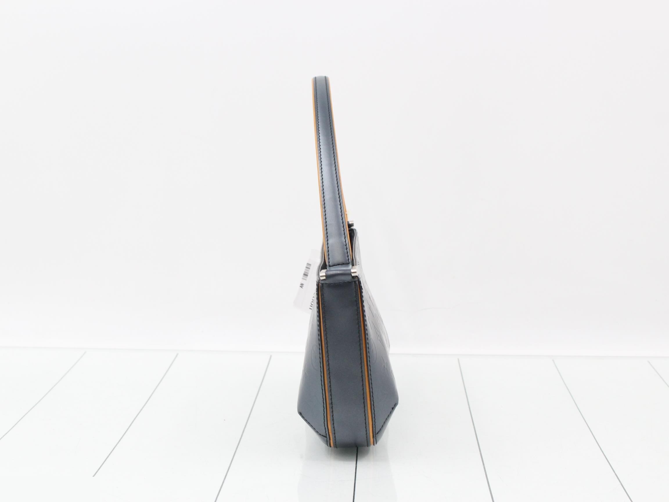 Monogram Mat Fowler — view 3