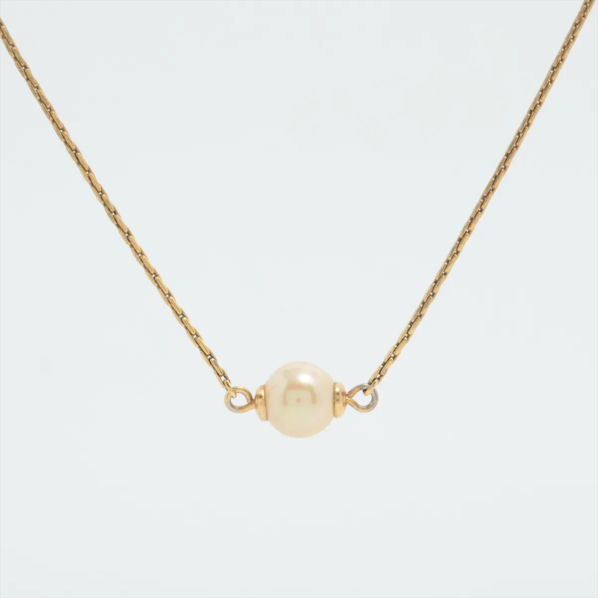 necklace, gold plated with faux pearls, shows — view 2