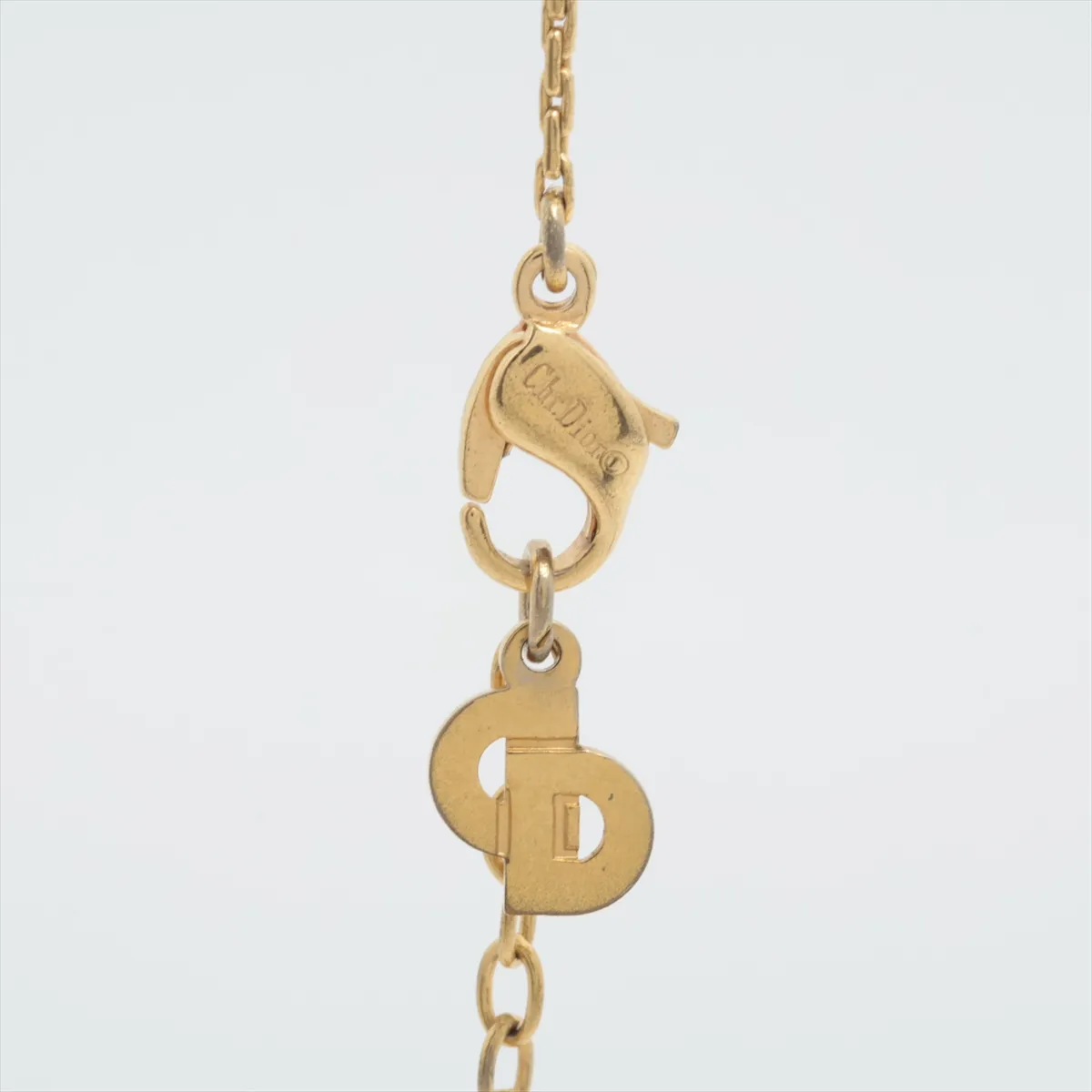 necklace, gold plated with faux pearls, shows — view 3