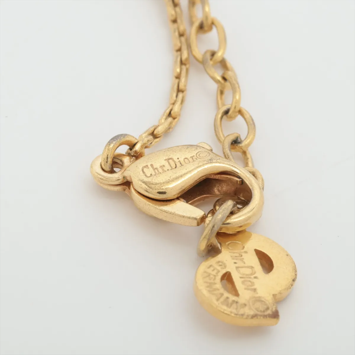 necklace, gold plated with faux pearls, shows — view 4