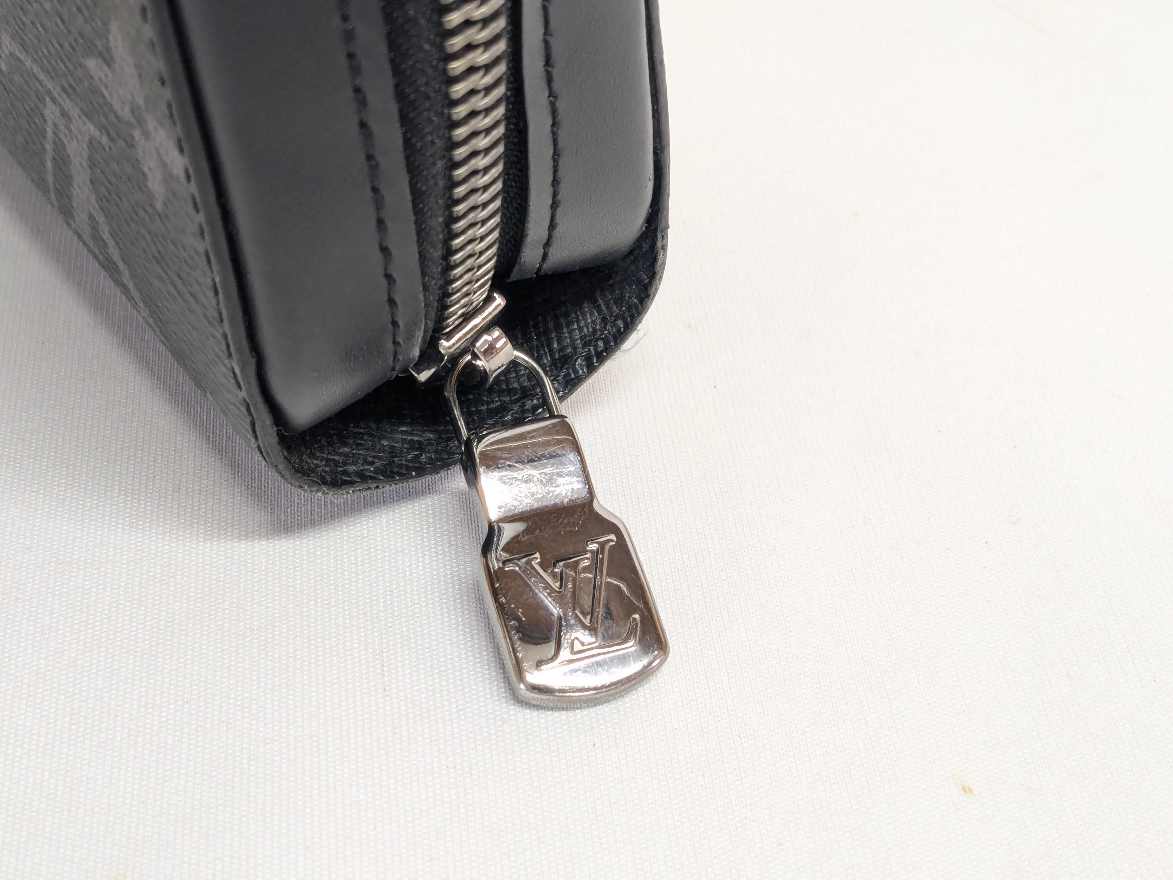 LV Eclipse Zippy XL IC Chip Wallet — view 6