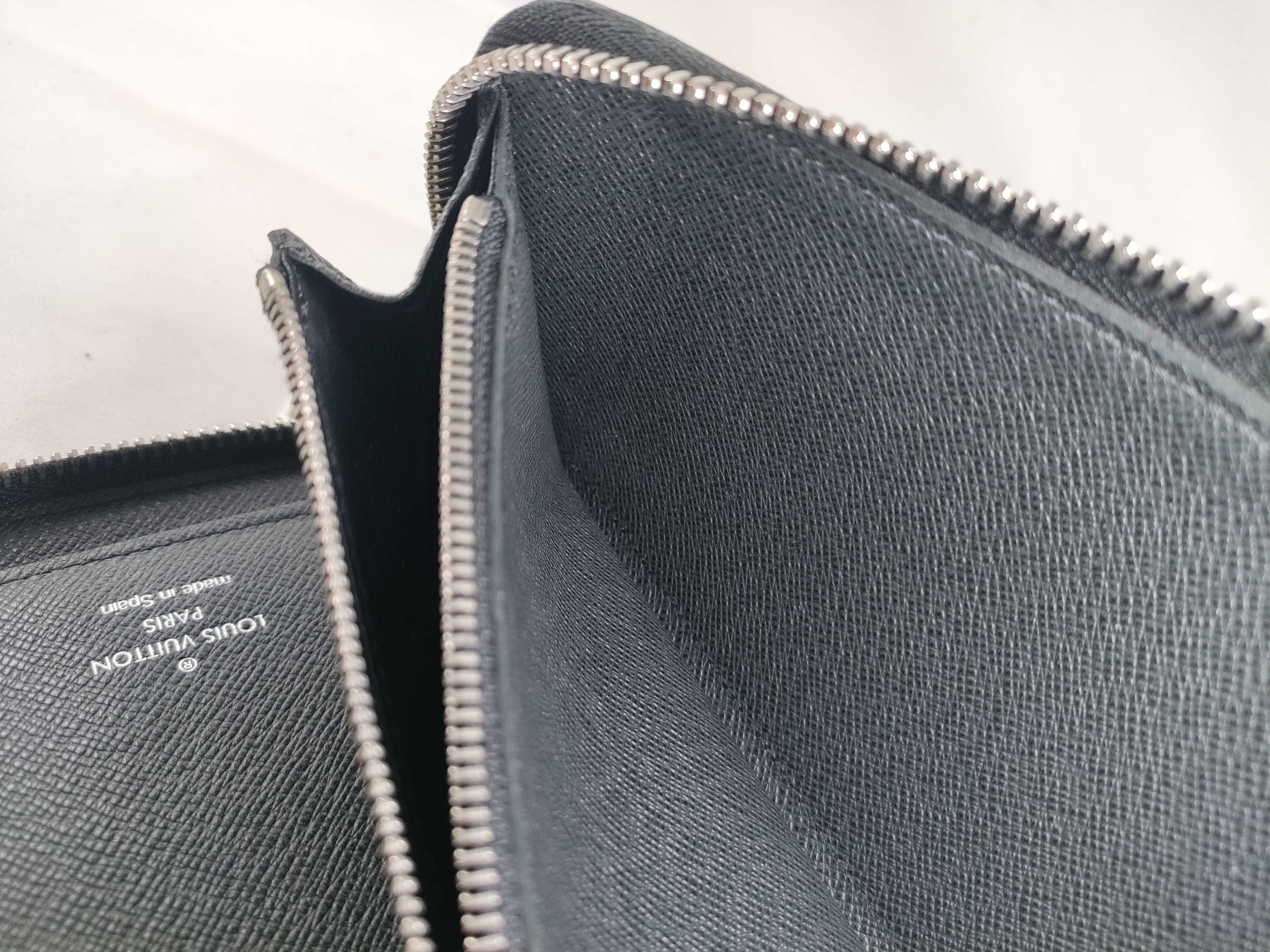 Taiga Louis Vuitton Zippy Wallet Vertical Wallet — view 12