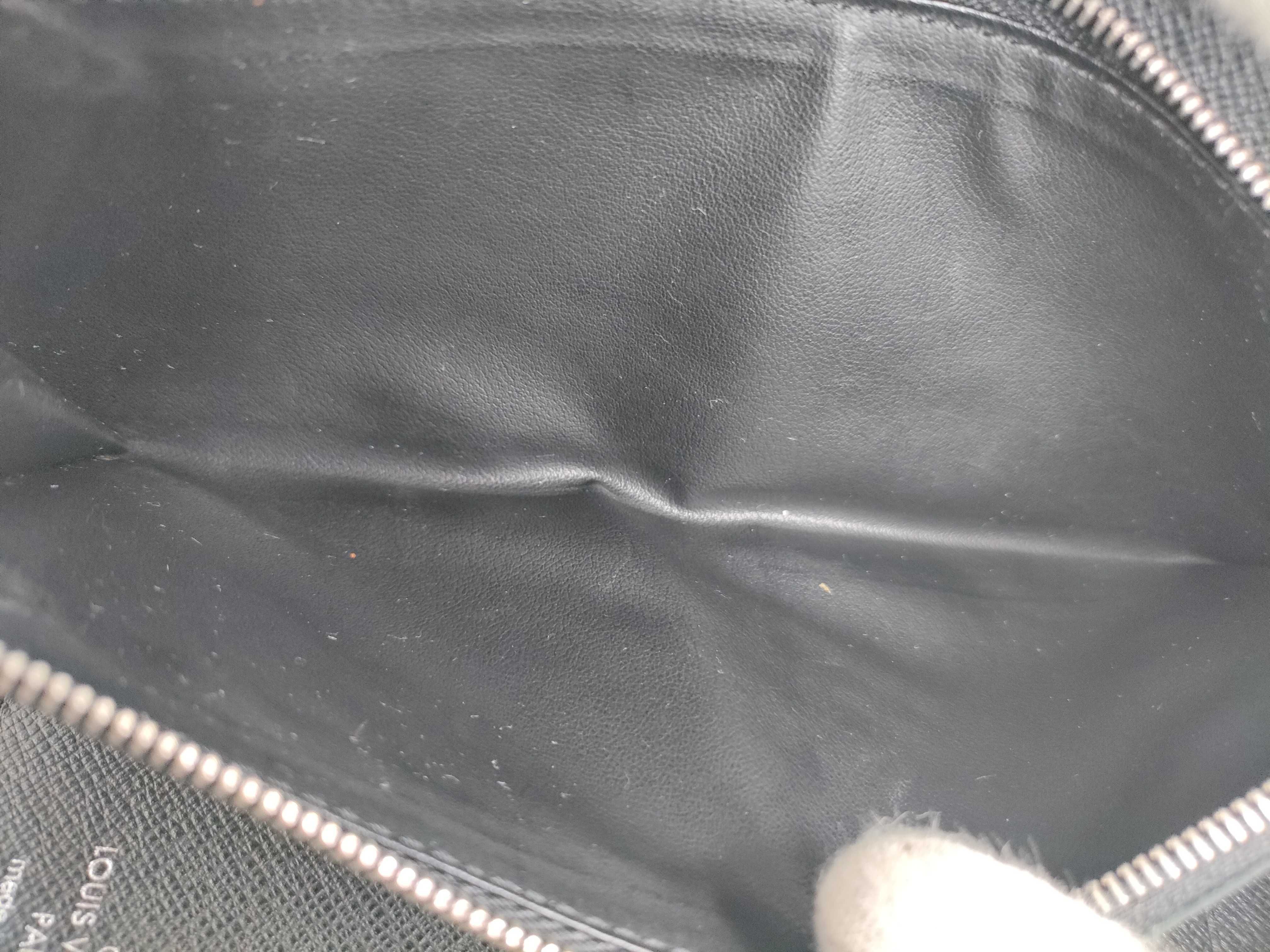 Taiga Louis Vuitton Zippy Wallet Vertical Wallet — view 13