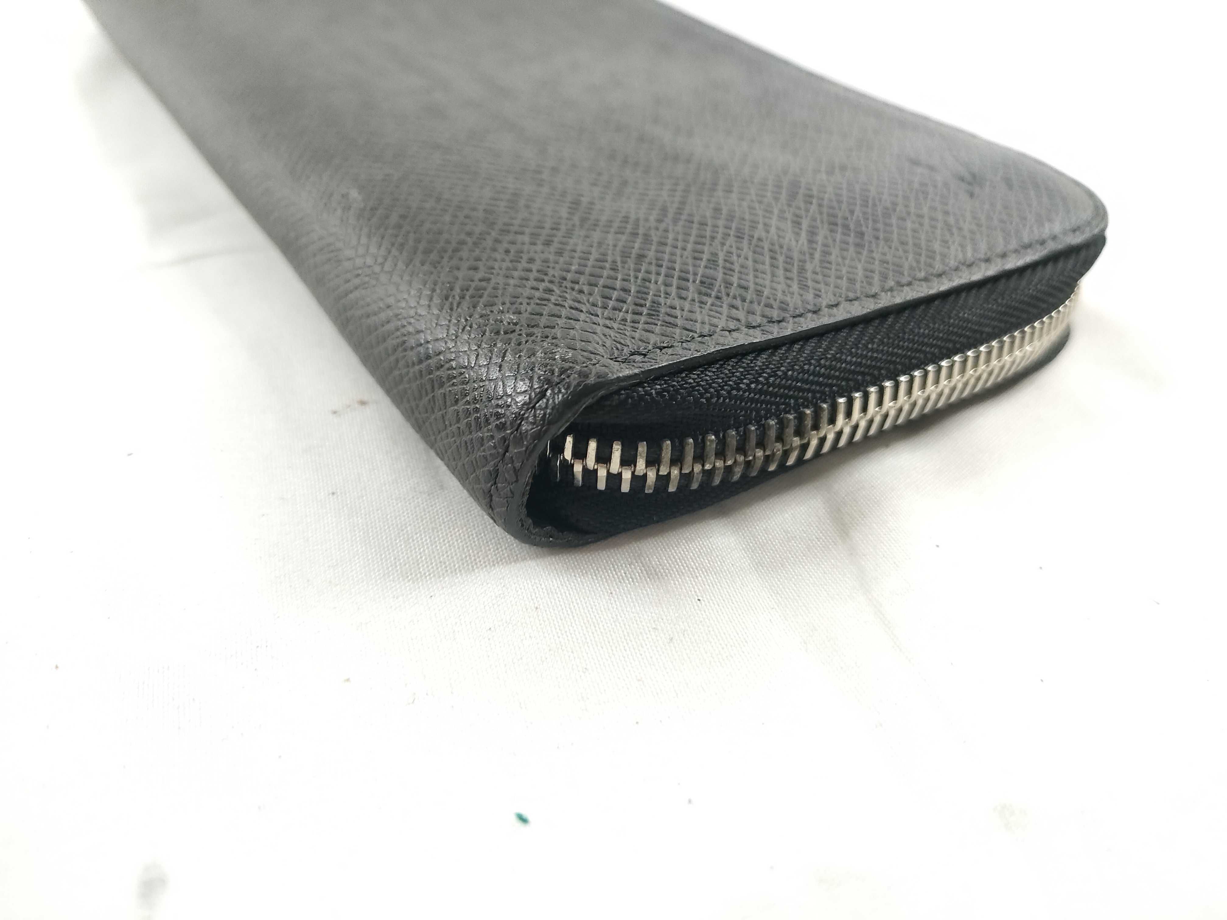 Taiga Louis Vuitton Zippy Wallet Vertical Wallet — view 3
