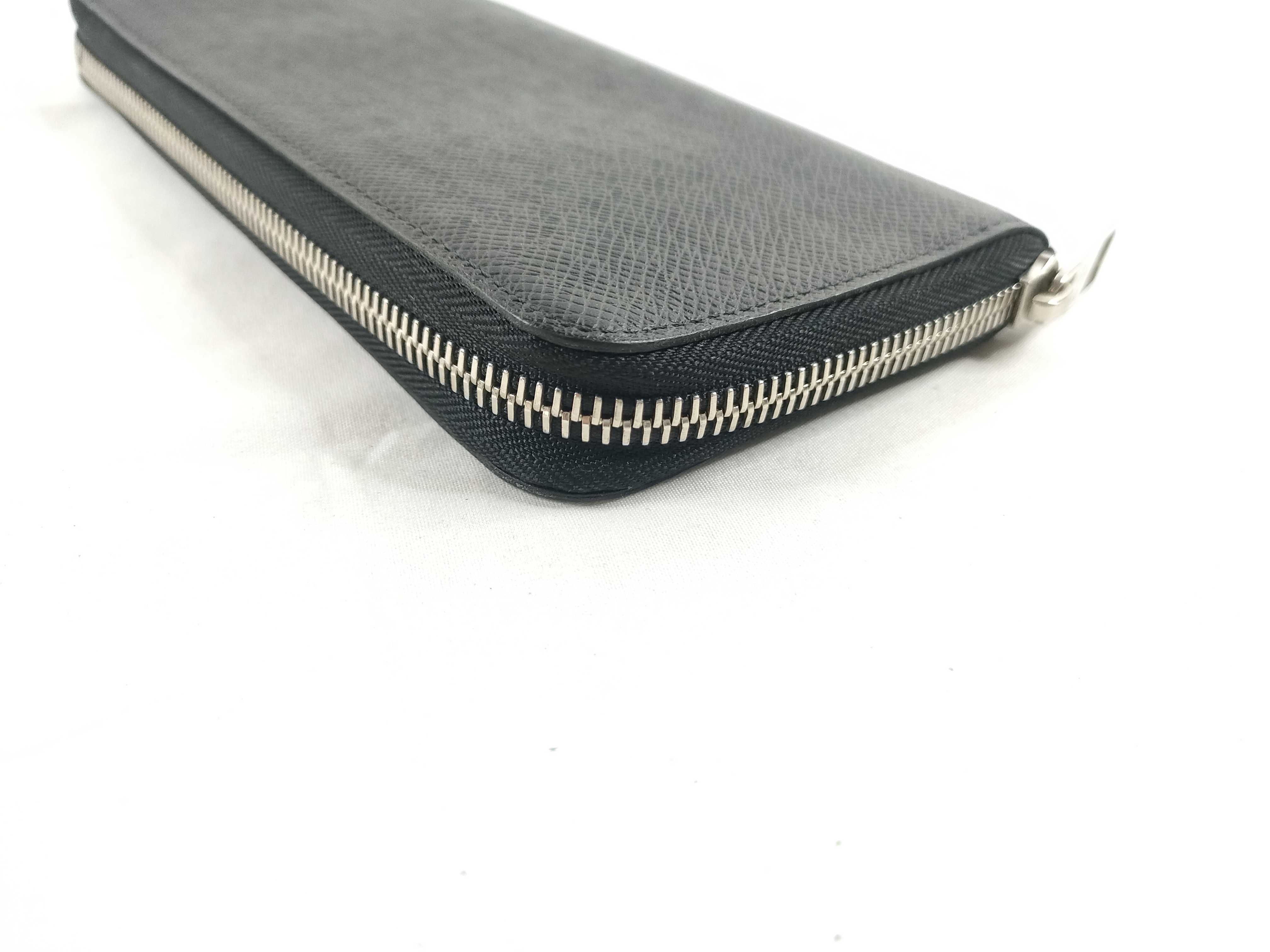 Taiga Louis Vuitton Zippy Wallet Vertical Wallet — view 4