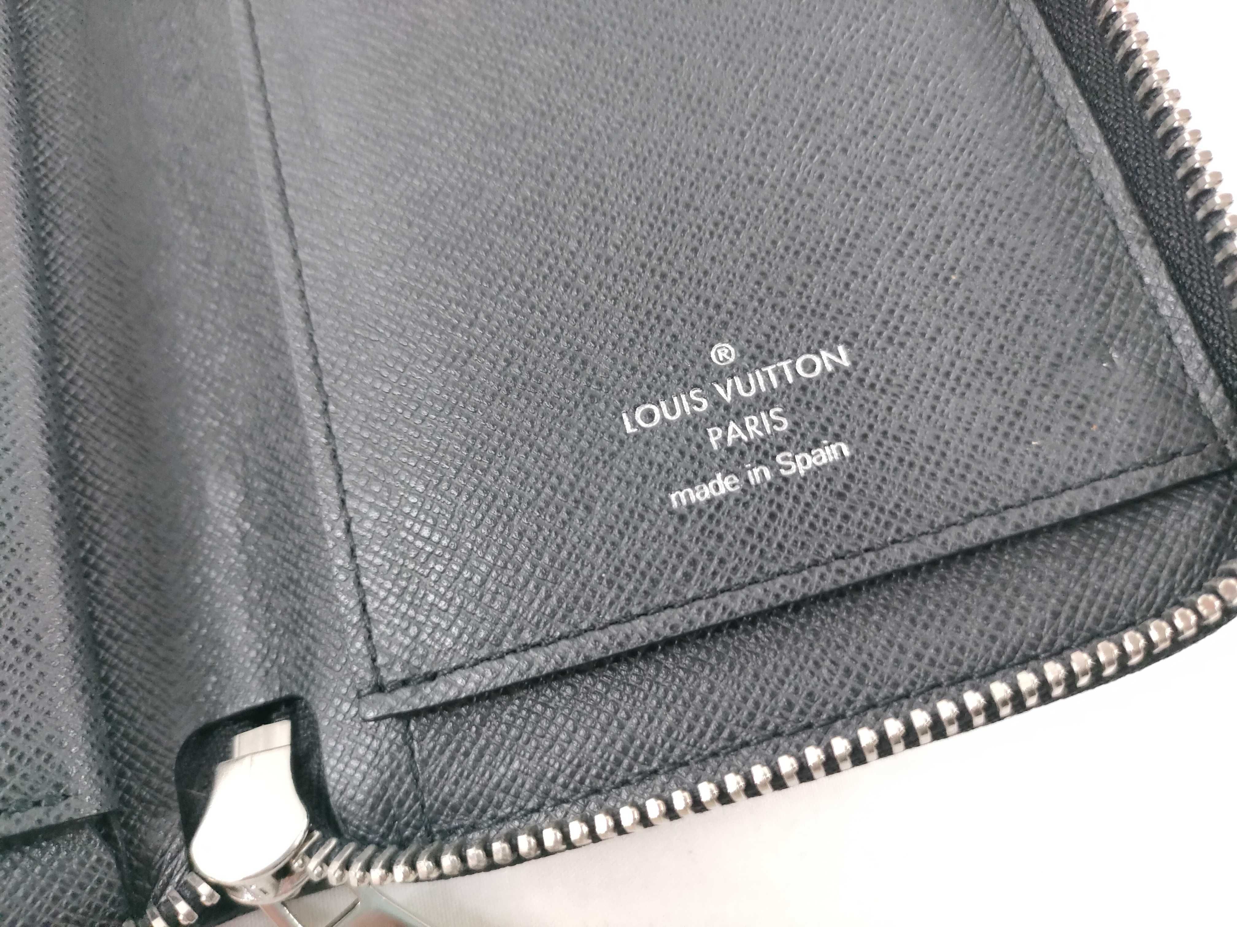 Taiga Louis Vuitton Zippy Wallet Vertical Wallet — view 9