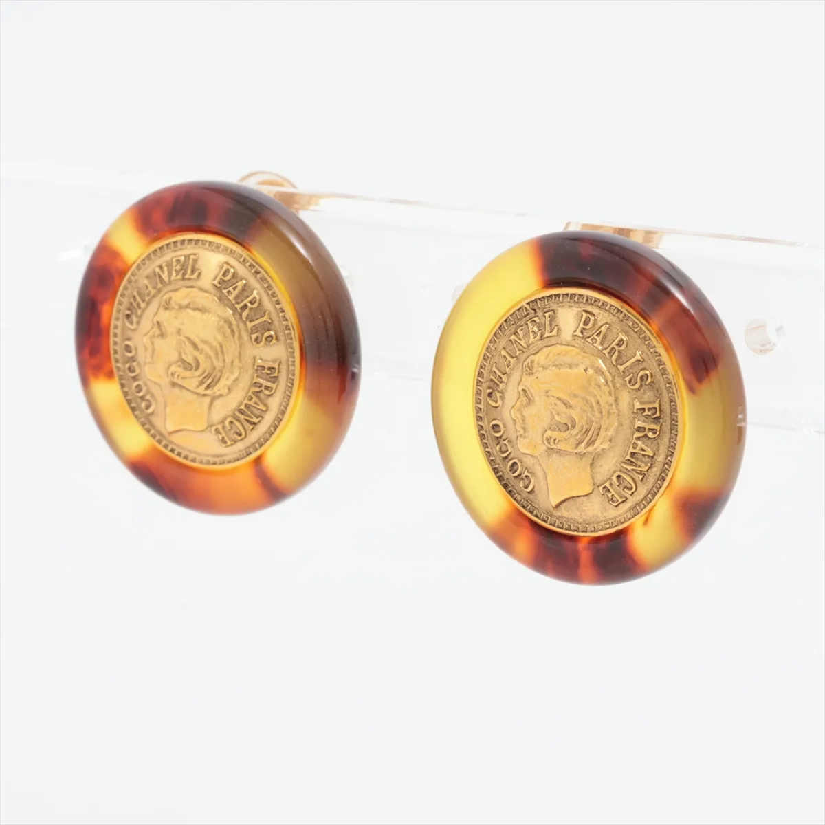 Mademoiselle 97P Earrings (Pair) GP x Resin Gold x Brown — view 3