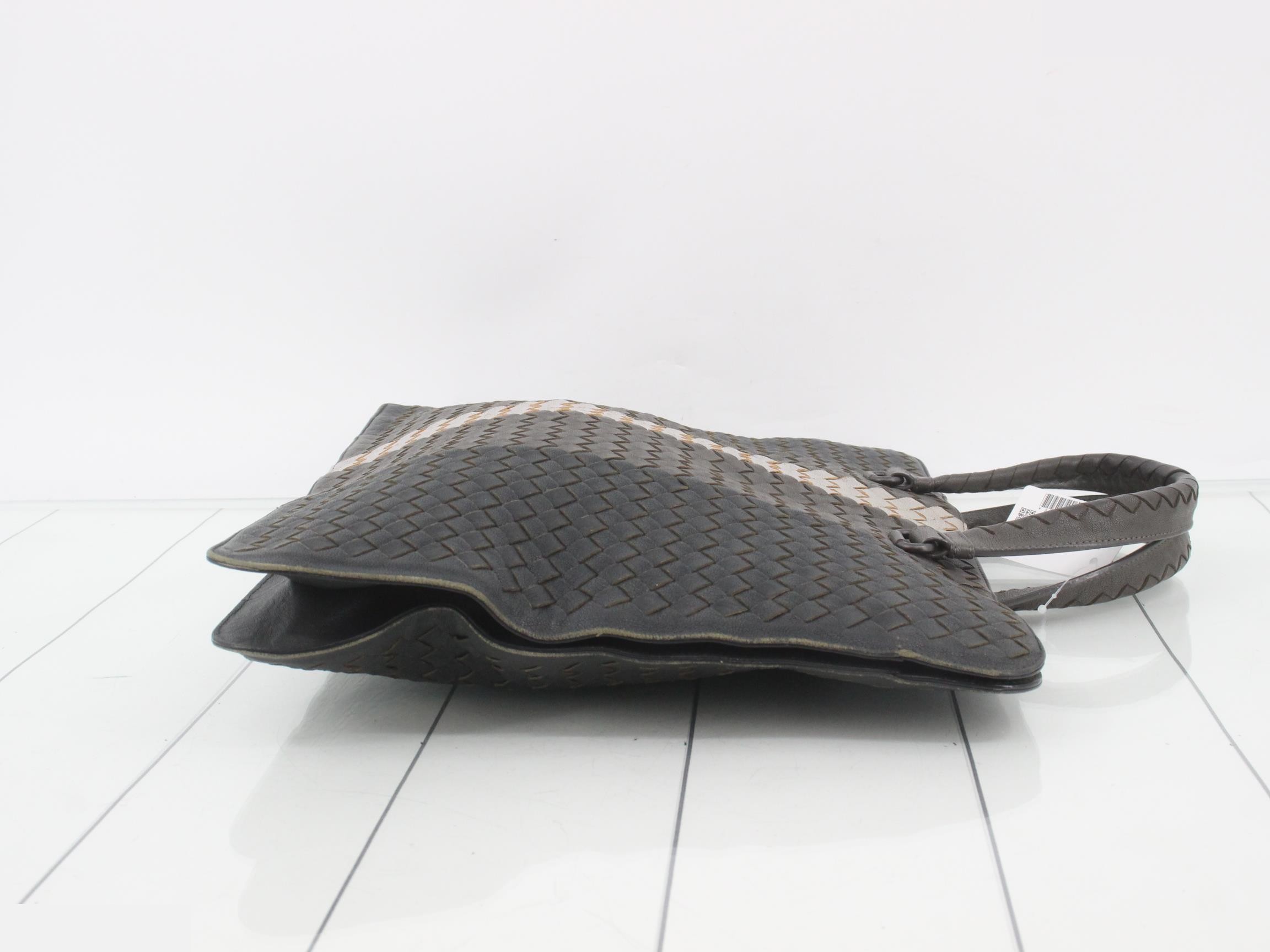 Intrecciato leather handbag — view 3