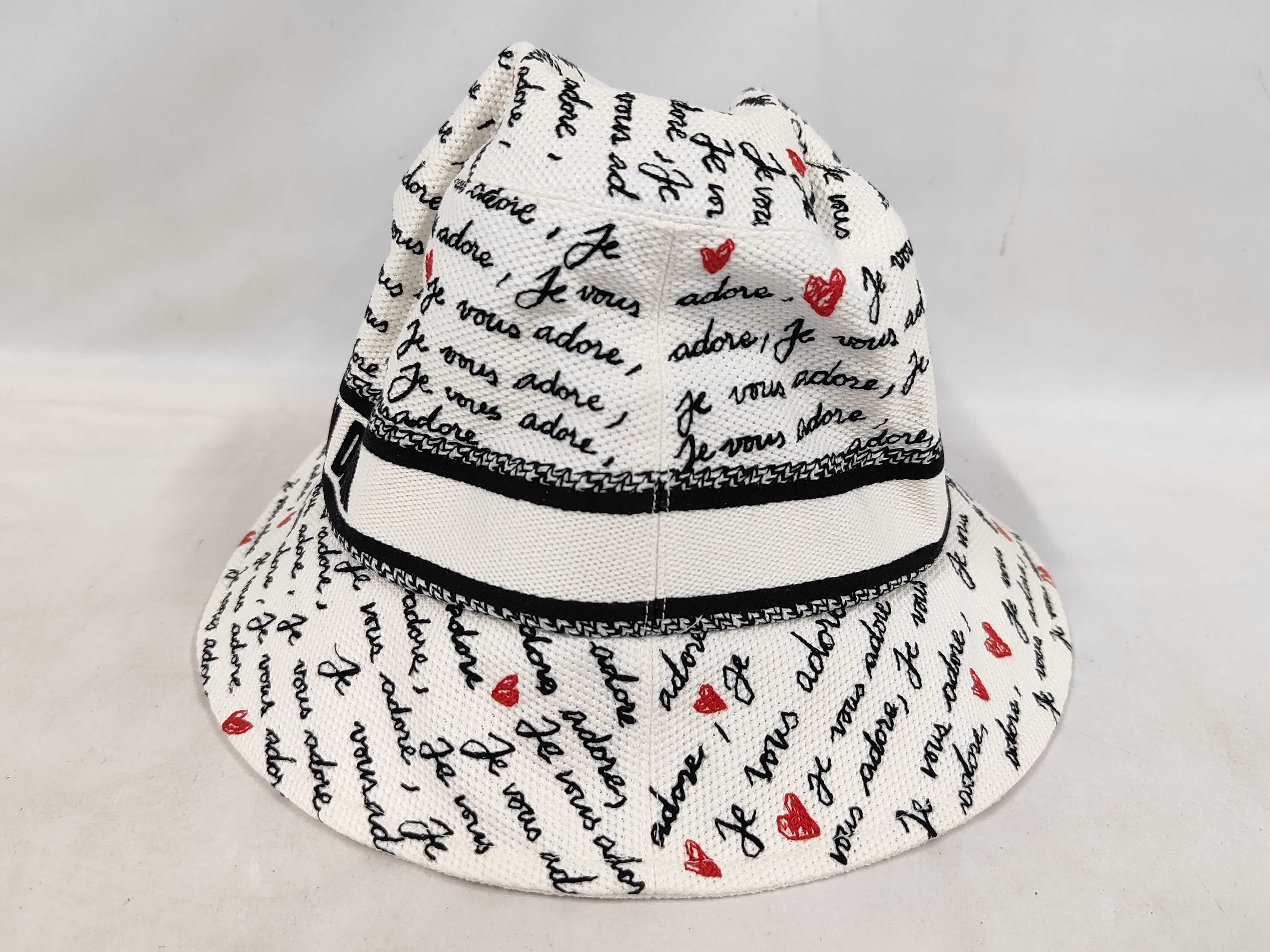 (unused) hat, letter, and other accessories. — view 2